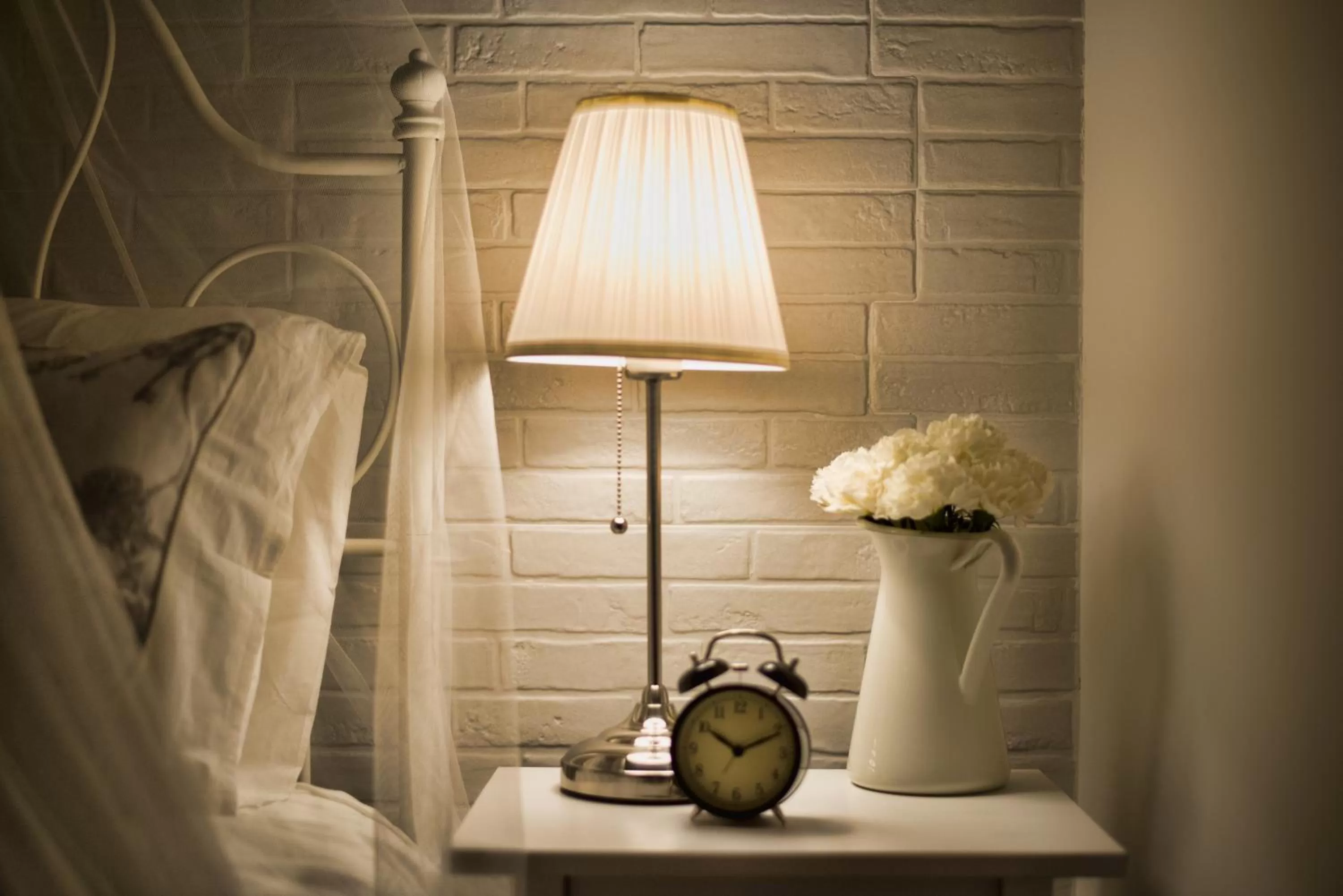 Decorative detail, Bed in Elegant B&B - Il Vicolo storico