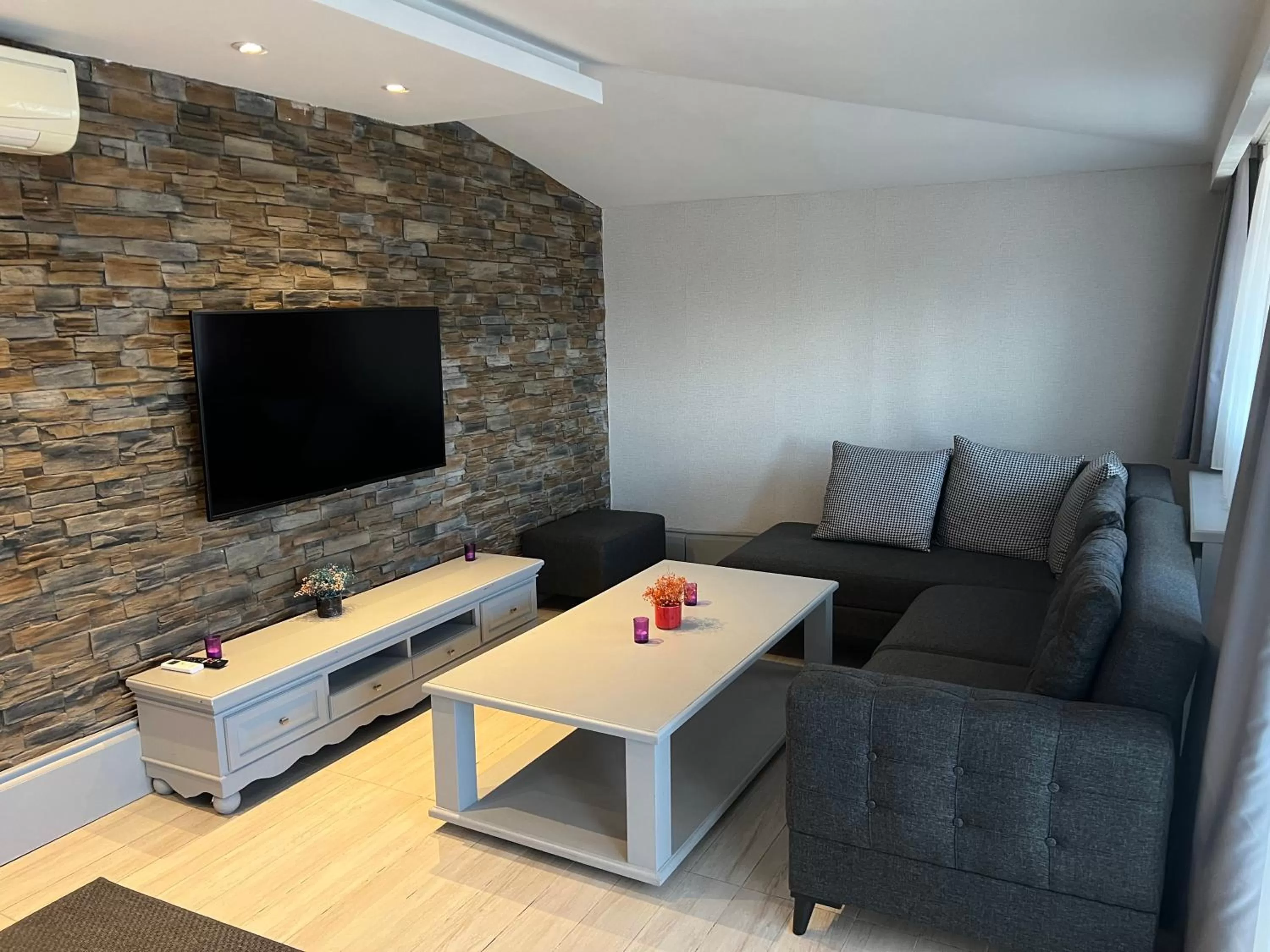 Living room, Seating Area in Port Hotel