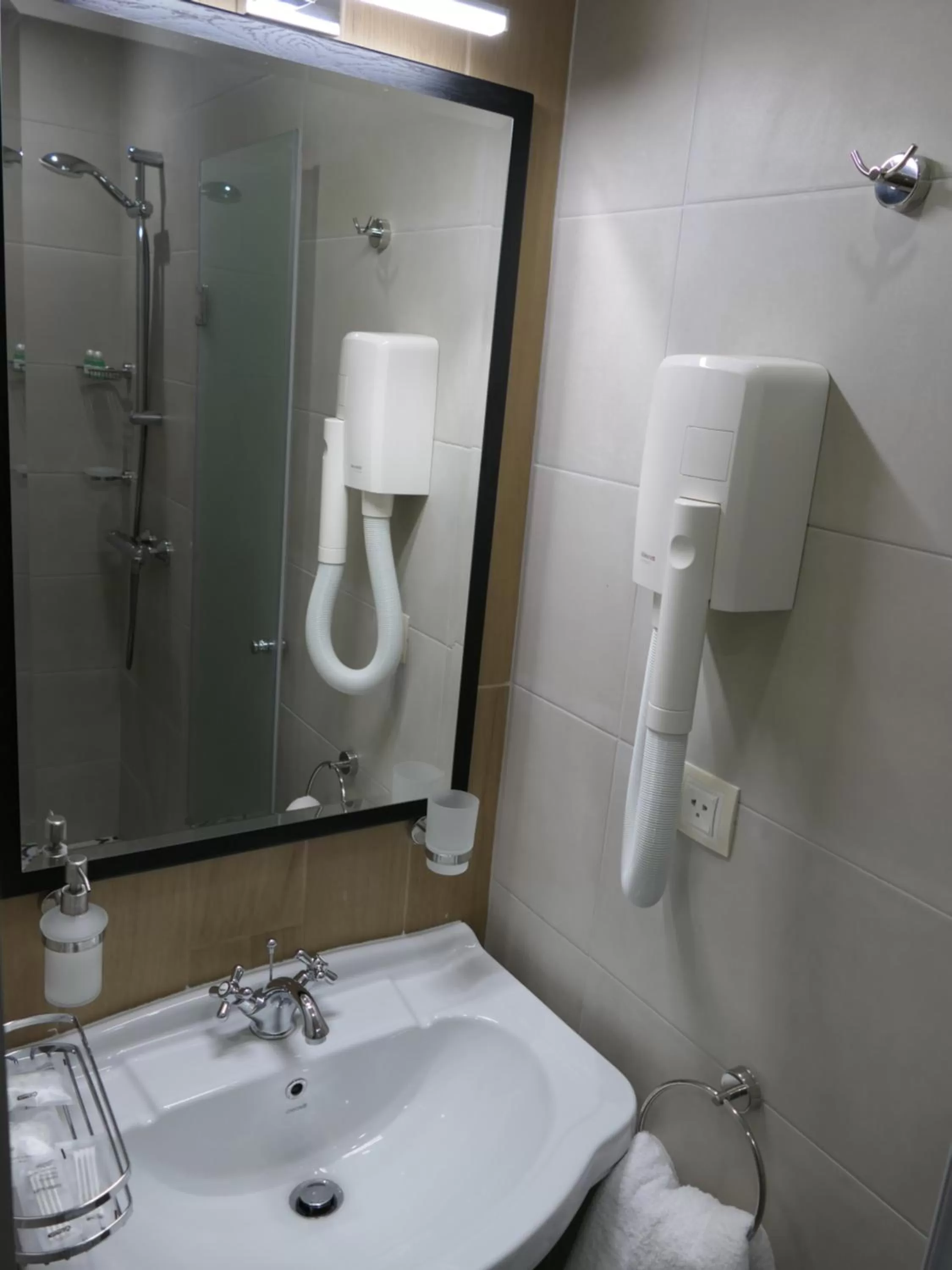 Bathroom in Hotel MEDITERRANEO