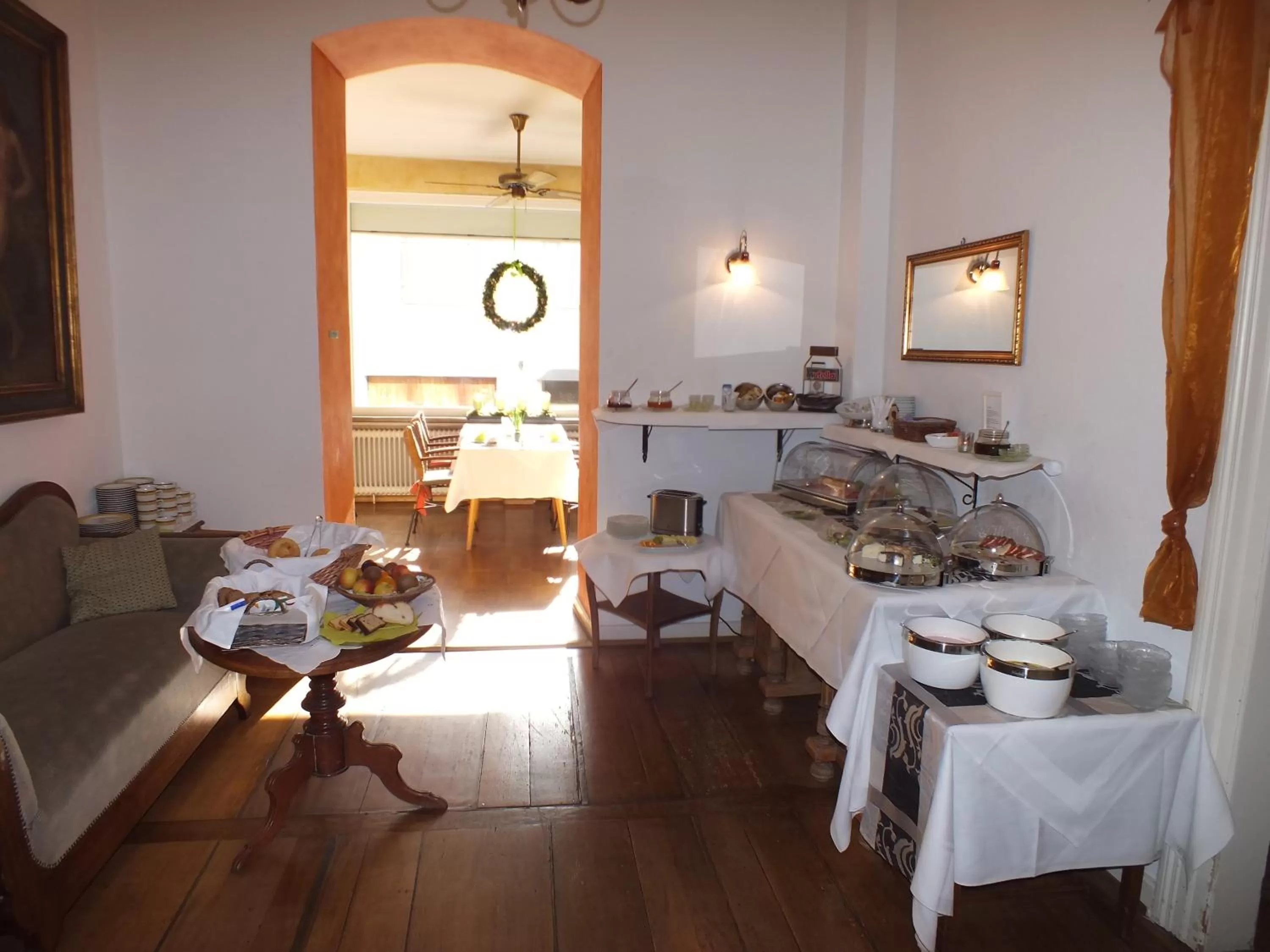 Buffet breakfast in Alleehaus