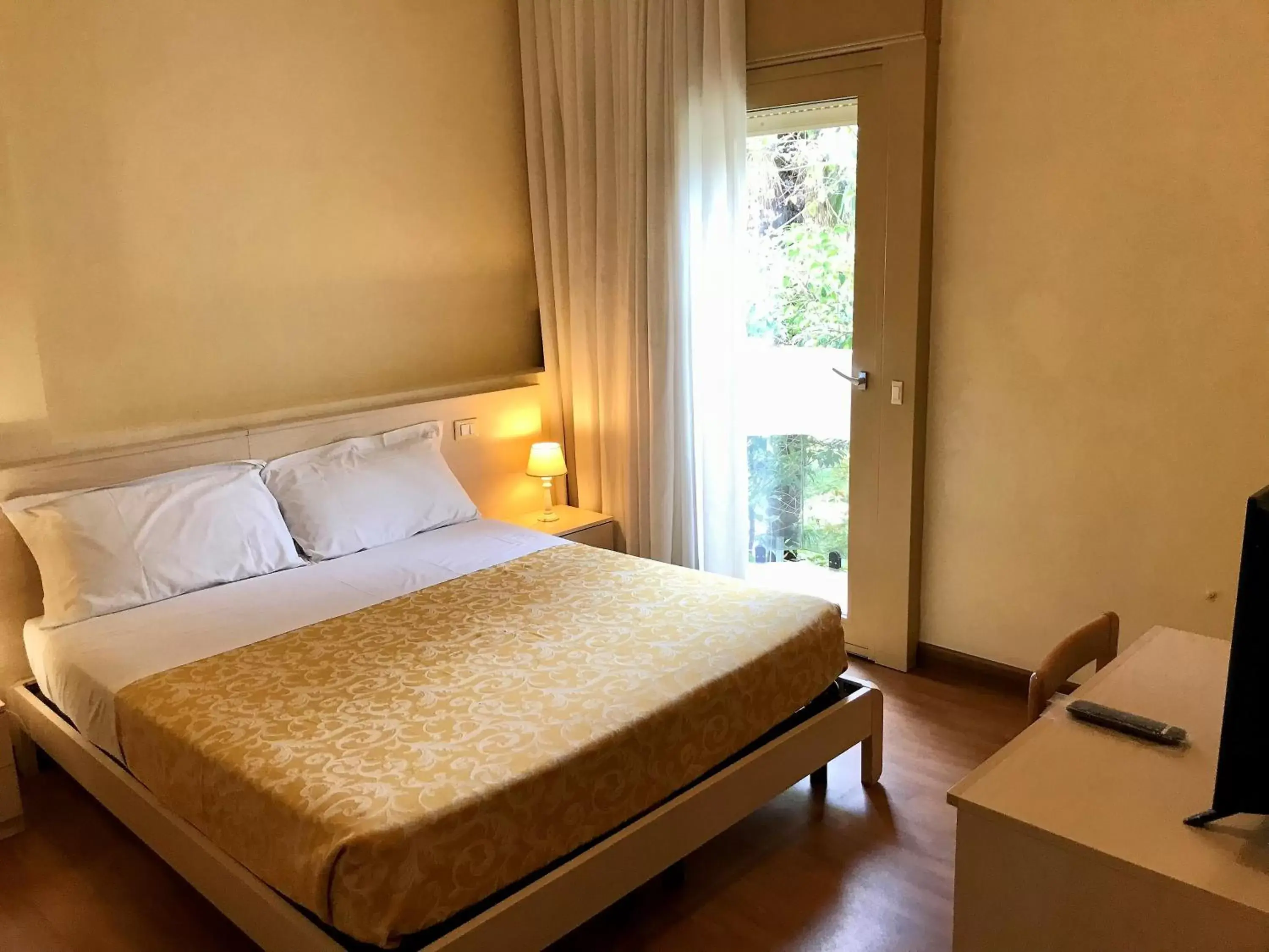 Double or Twin Room with Garden View in Hotel B&B Risorta Double or Twin Room with Garden View in Hotel B&B Risorta