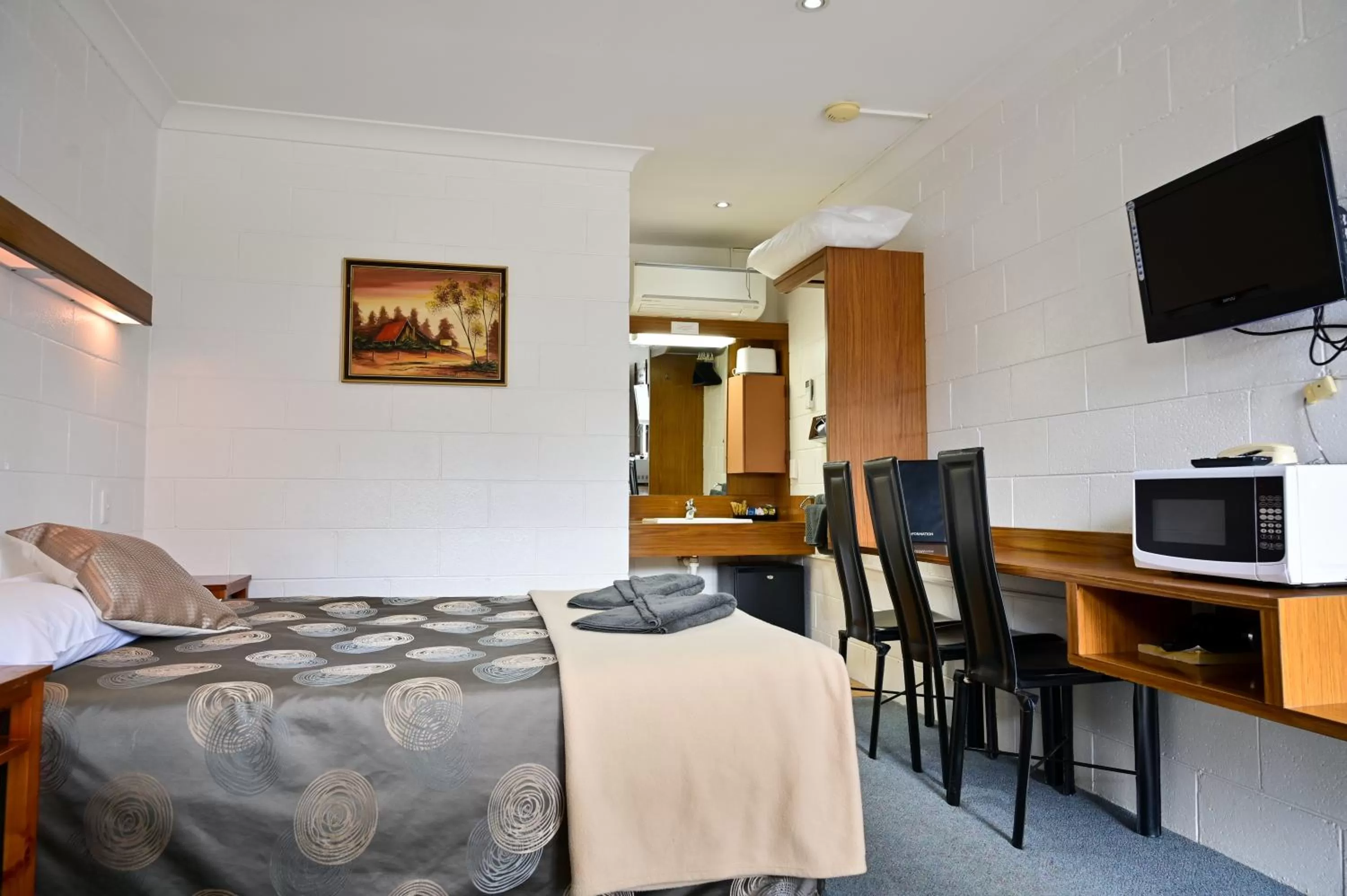 Byer Fountain Motor Inn