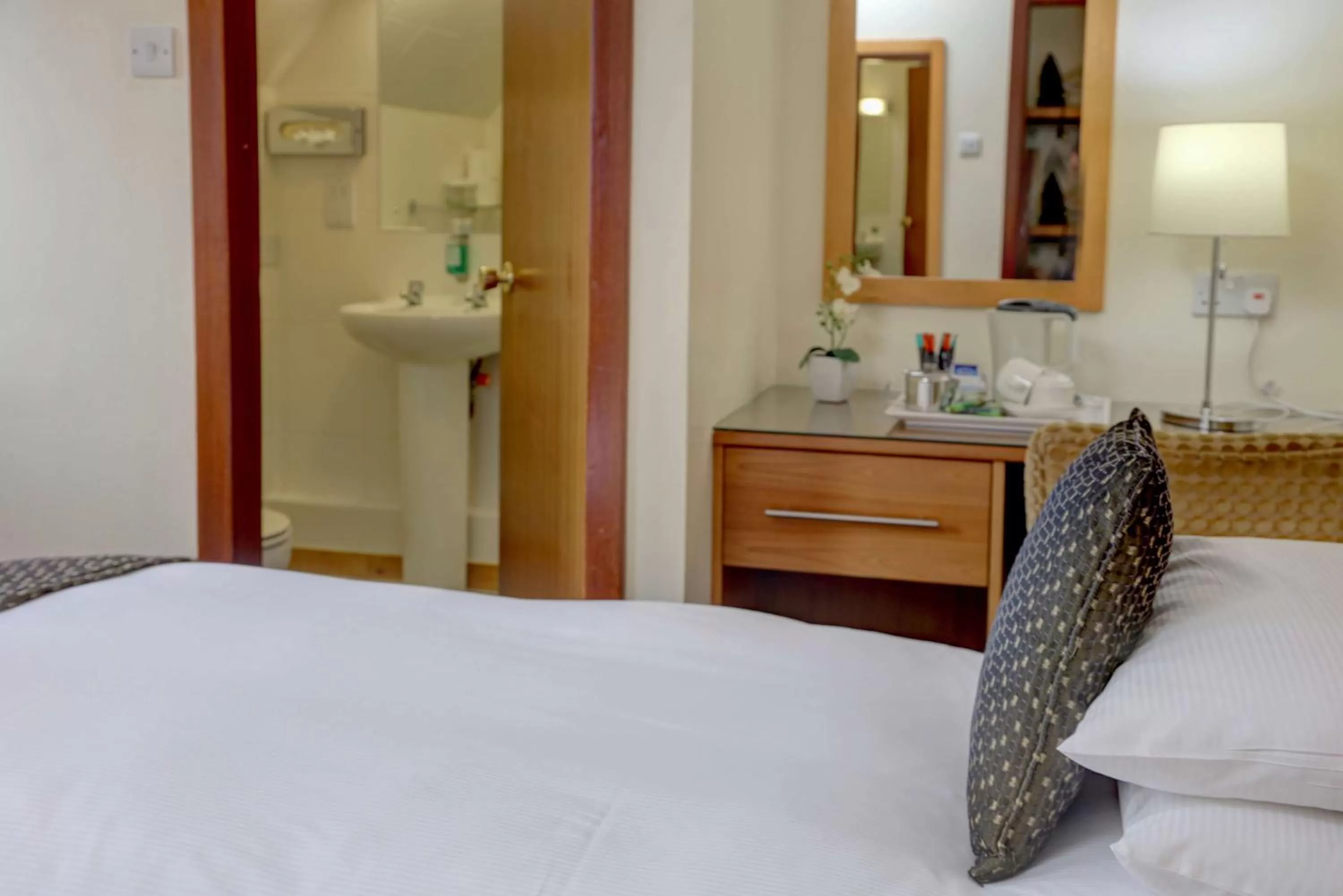 Photo of the whole room, Bed in Best Western Balgeddie House Hotel