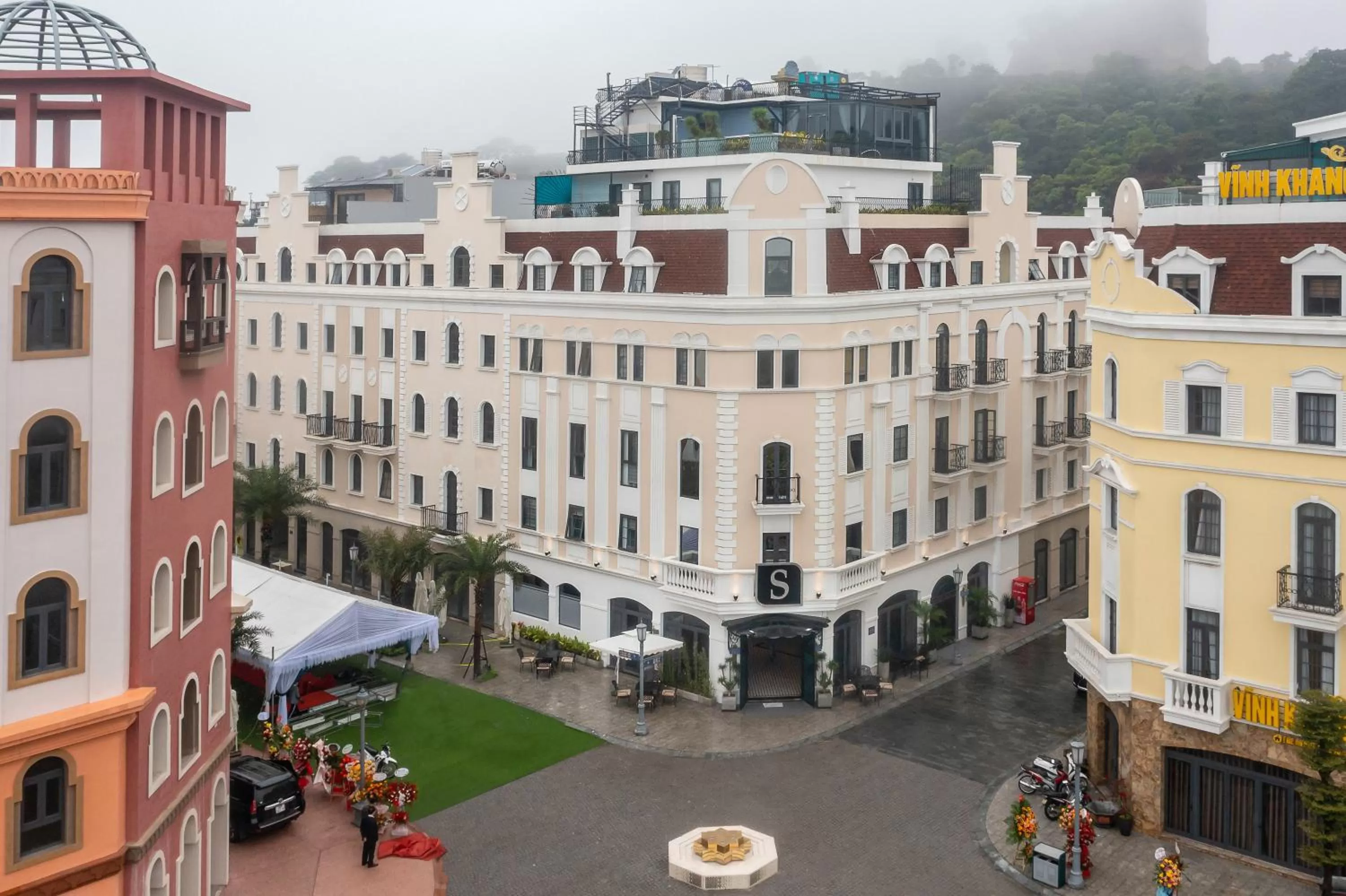 Property building in The Exquisite HaLong Hotel