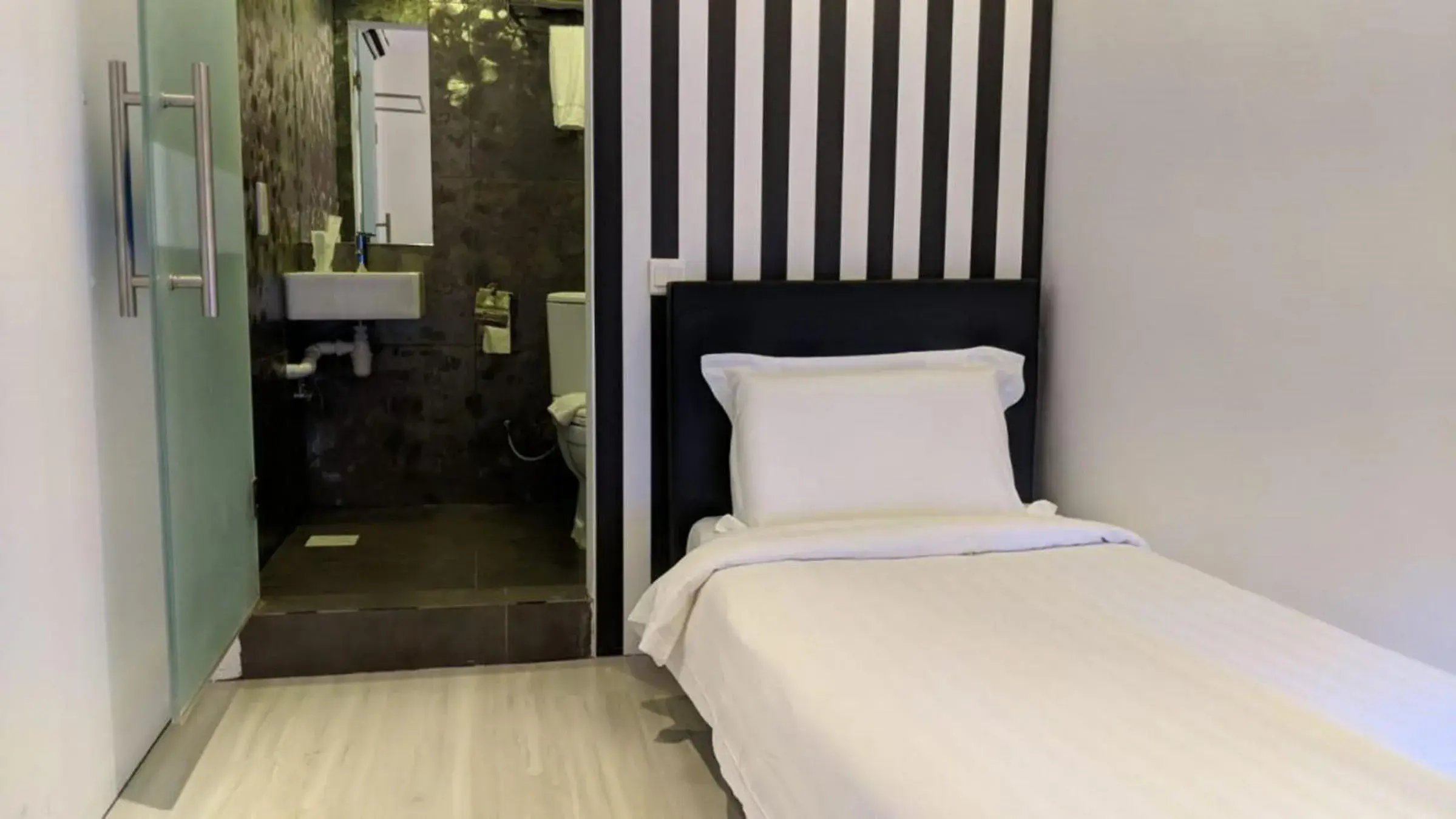 Standard Single Room in Hotel Calmo Chinatown Standard Single Room in Hotel Calmo Chinatown