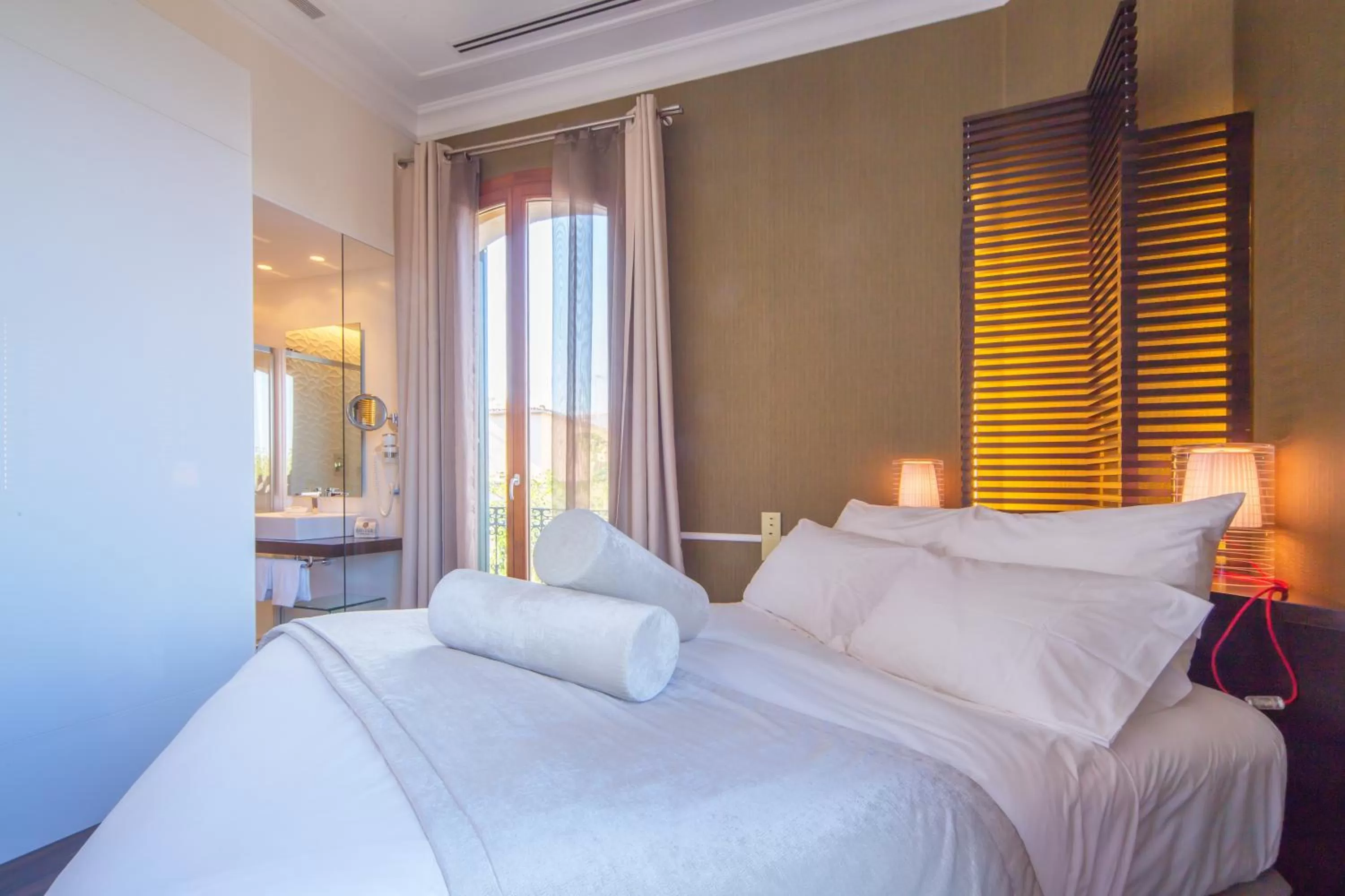 Bed in Hotel Hostal Cuba