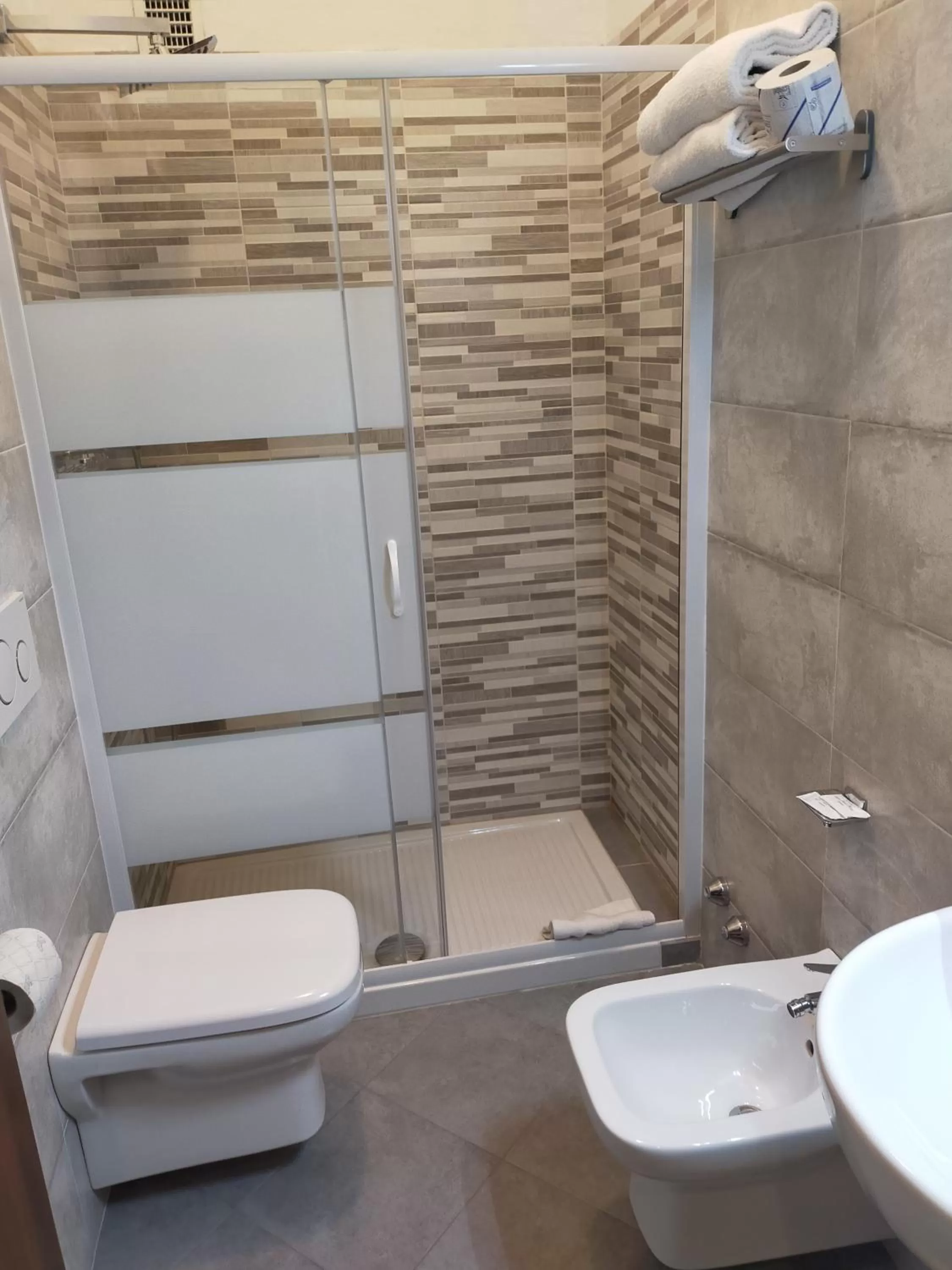 Bathroom in AUTO PARK Hotel