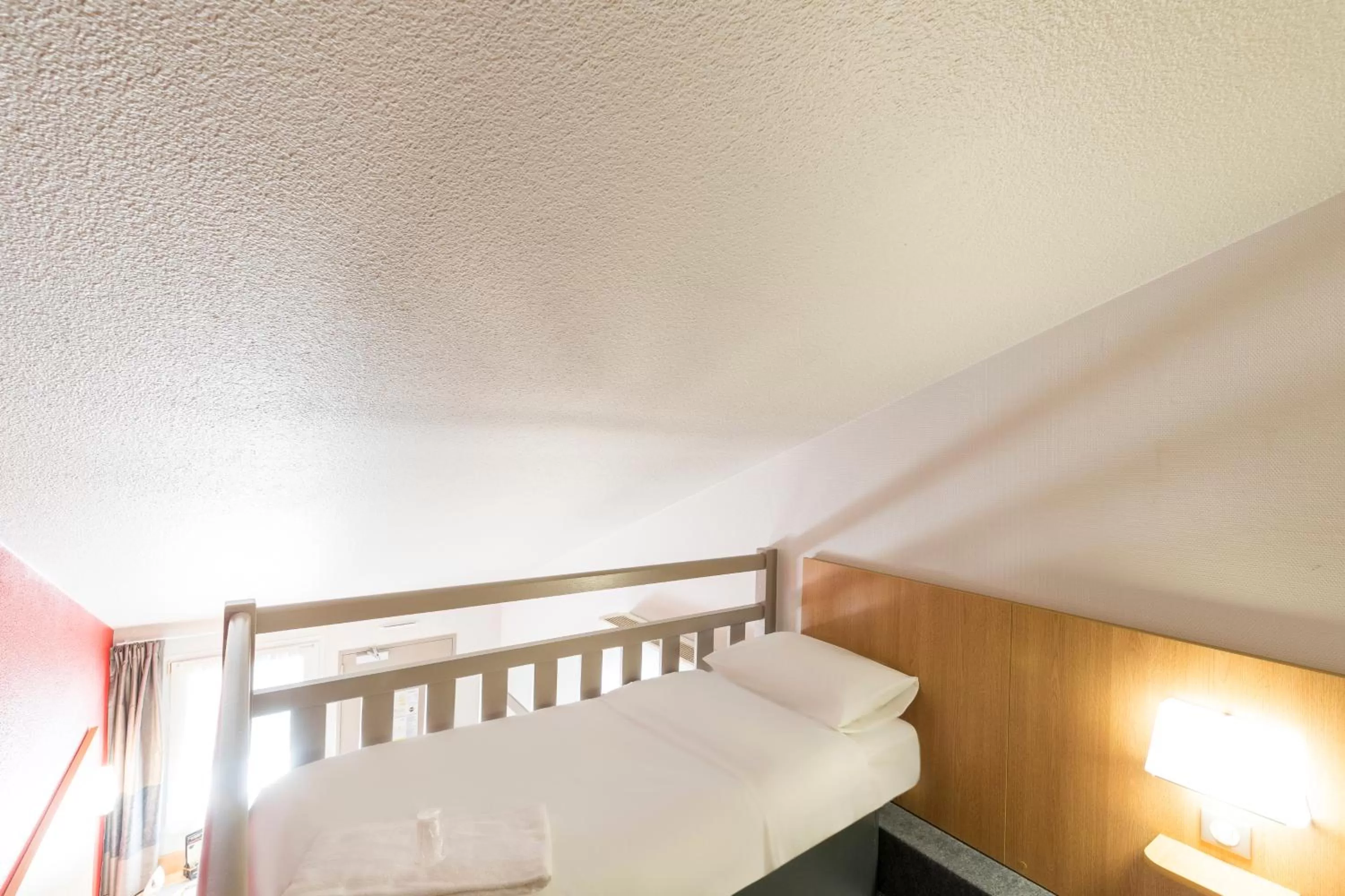 Bedroom, Bed in B&B HOTEL Auxerre Bourgogne