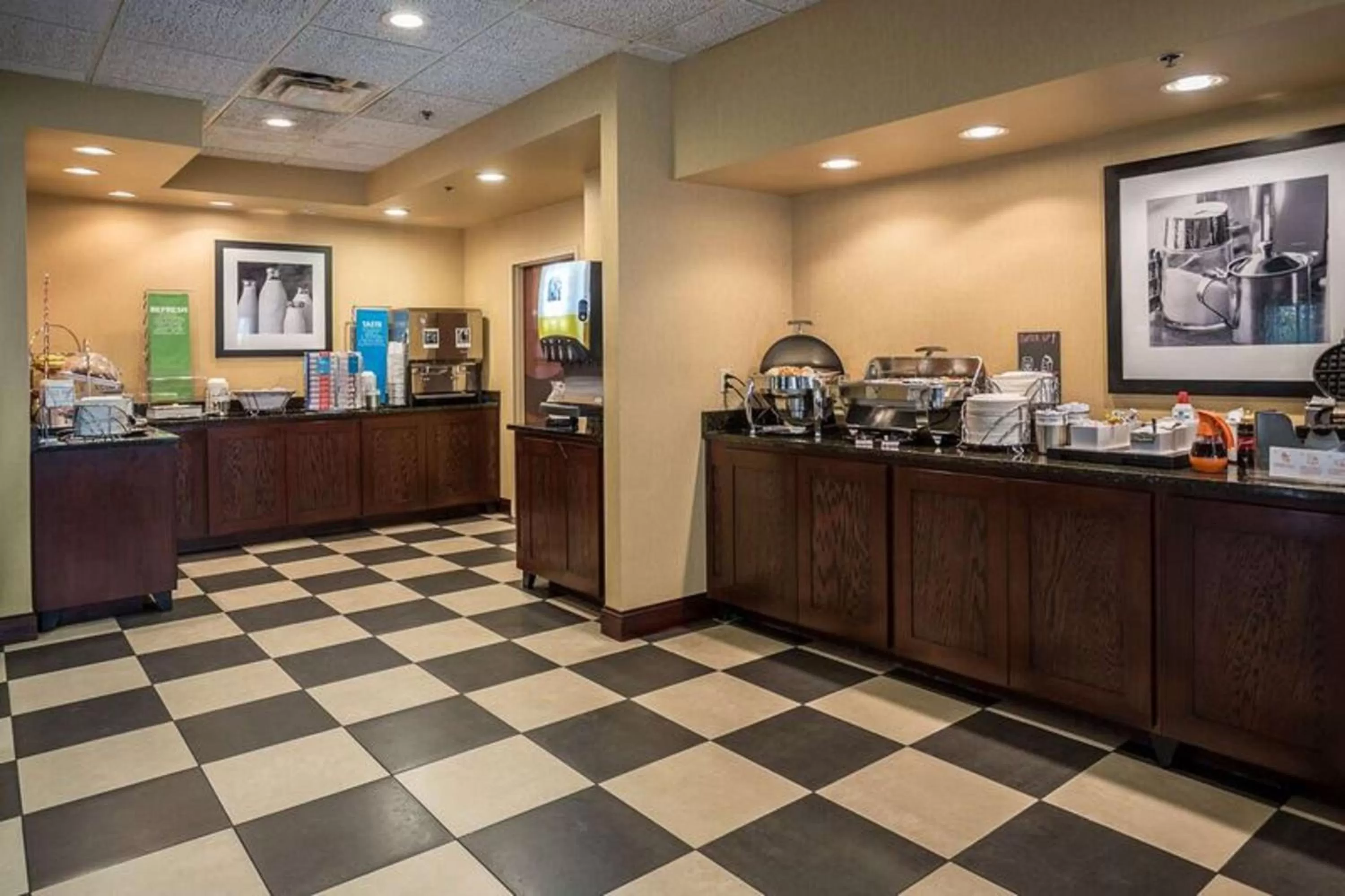 Breakfast in Hampton Inn Somerset