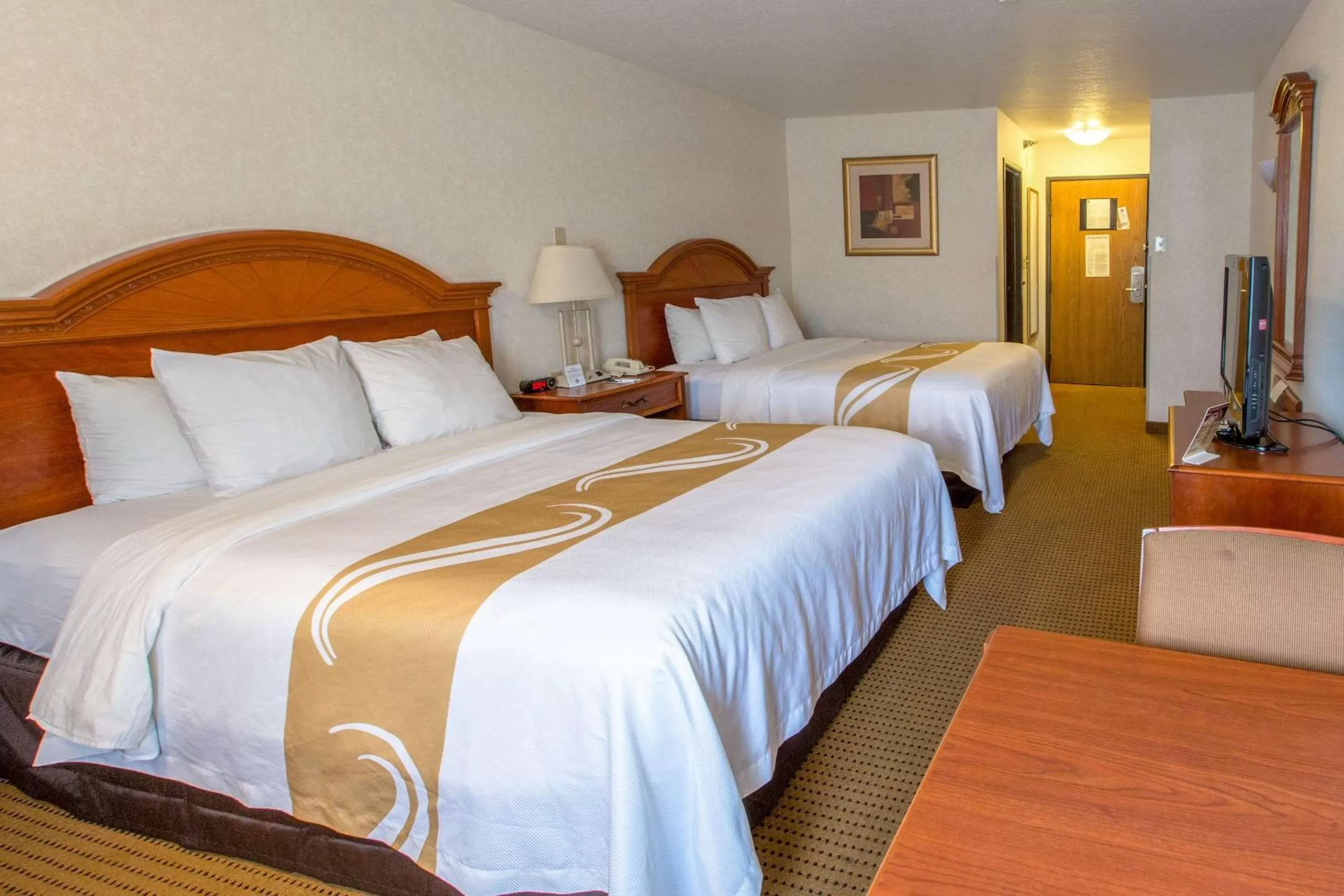 Photo of the whole room, Bed in Quality Inn & Suites University