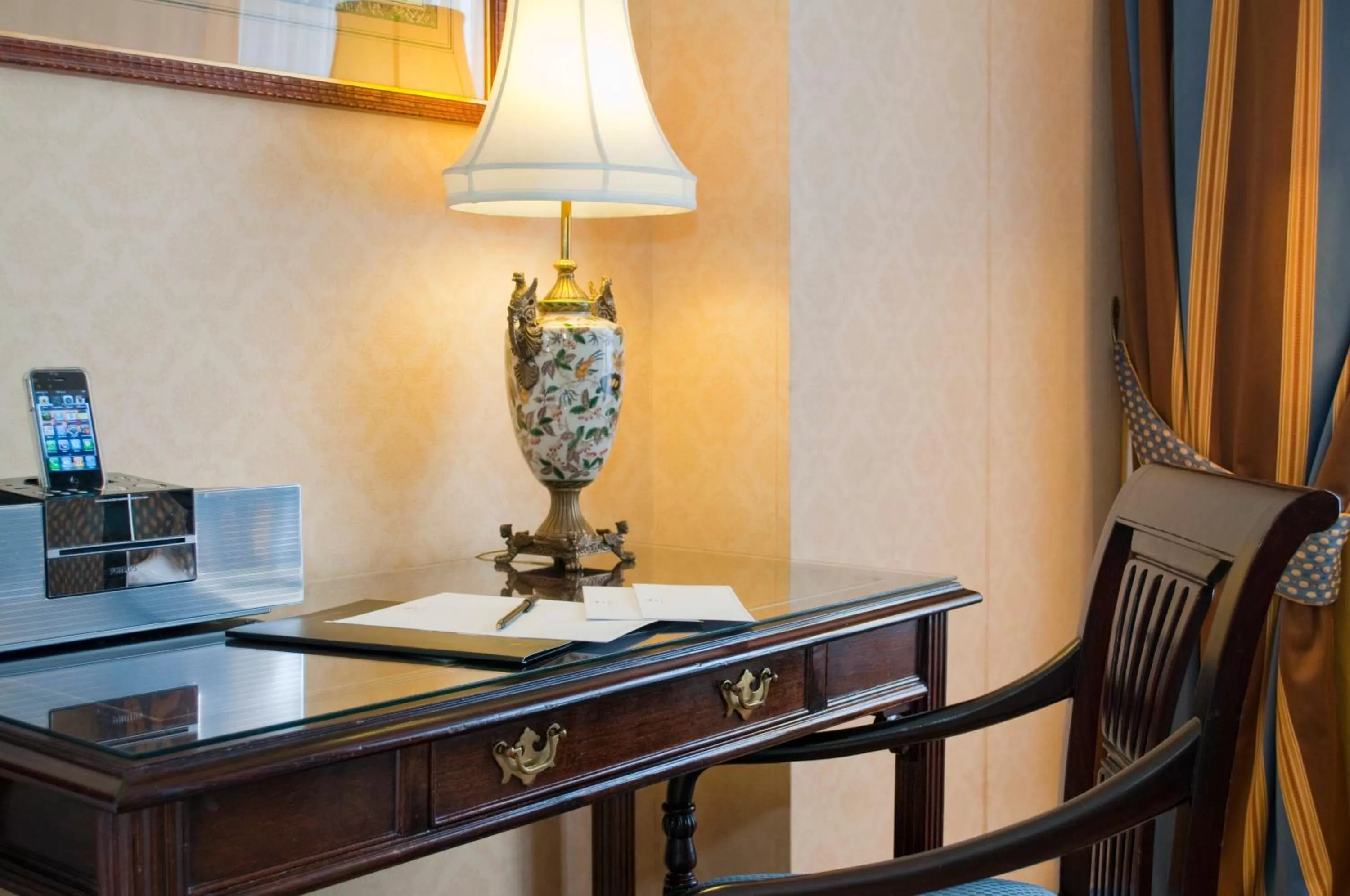 Toilet in Park Plaza Santiago