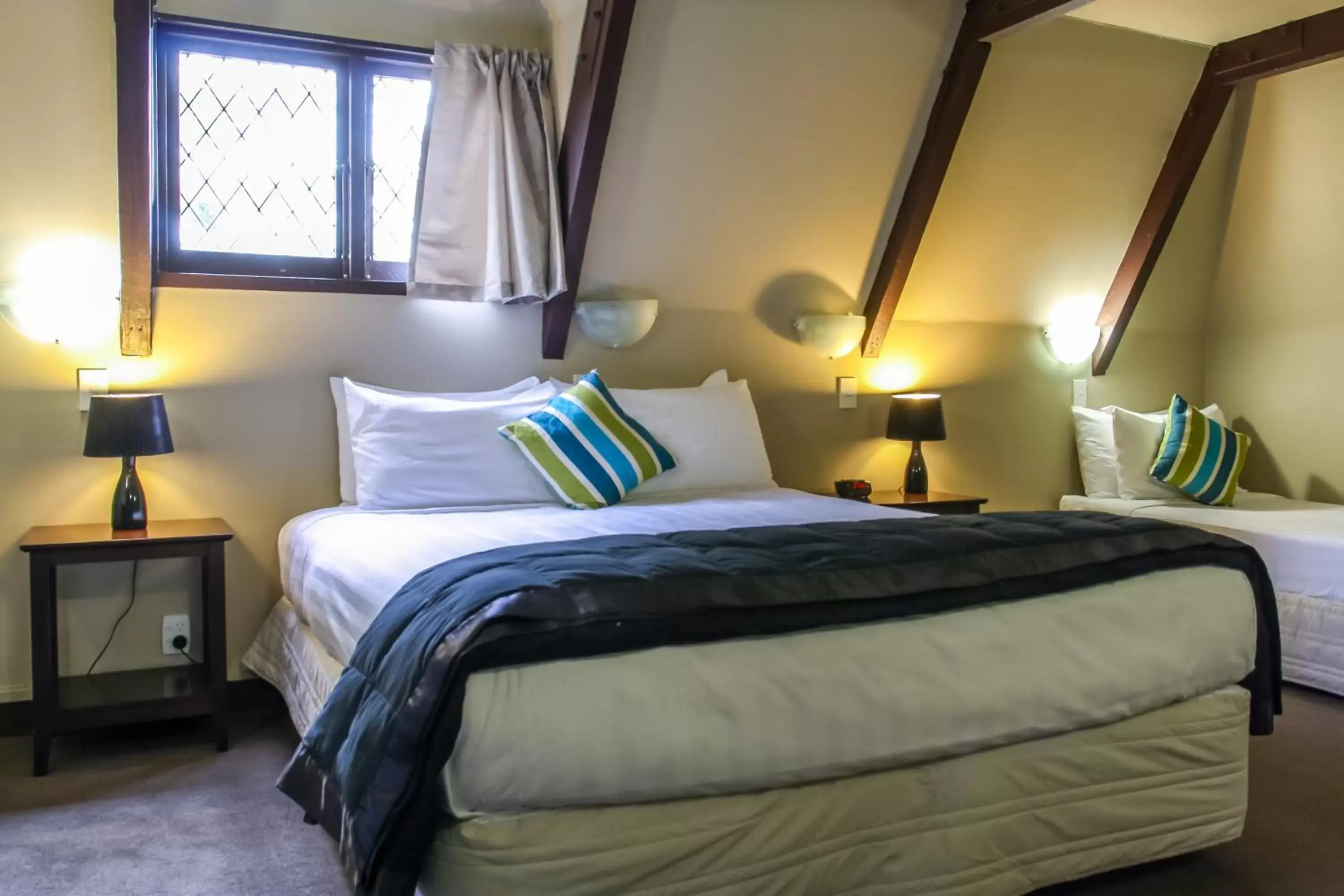 One-Bedroom Apartment in Camelot Motor Lodge One-Bedroom Apartment in Camelot Motor Lodge