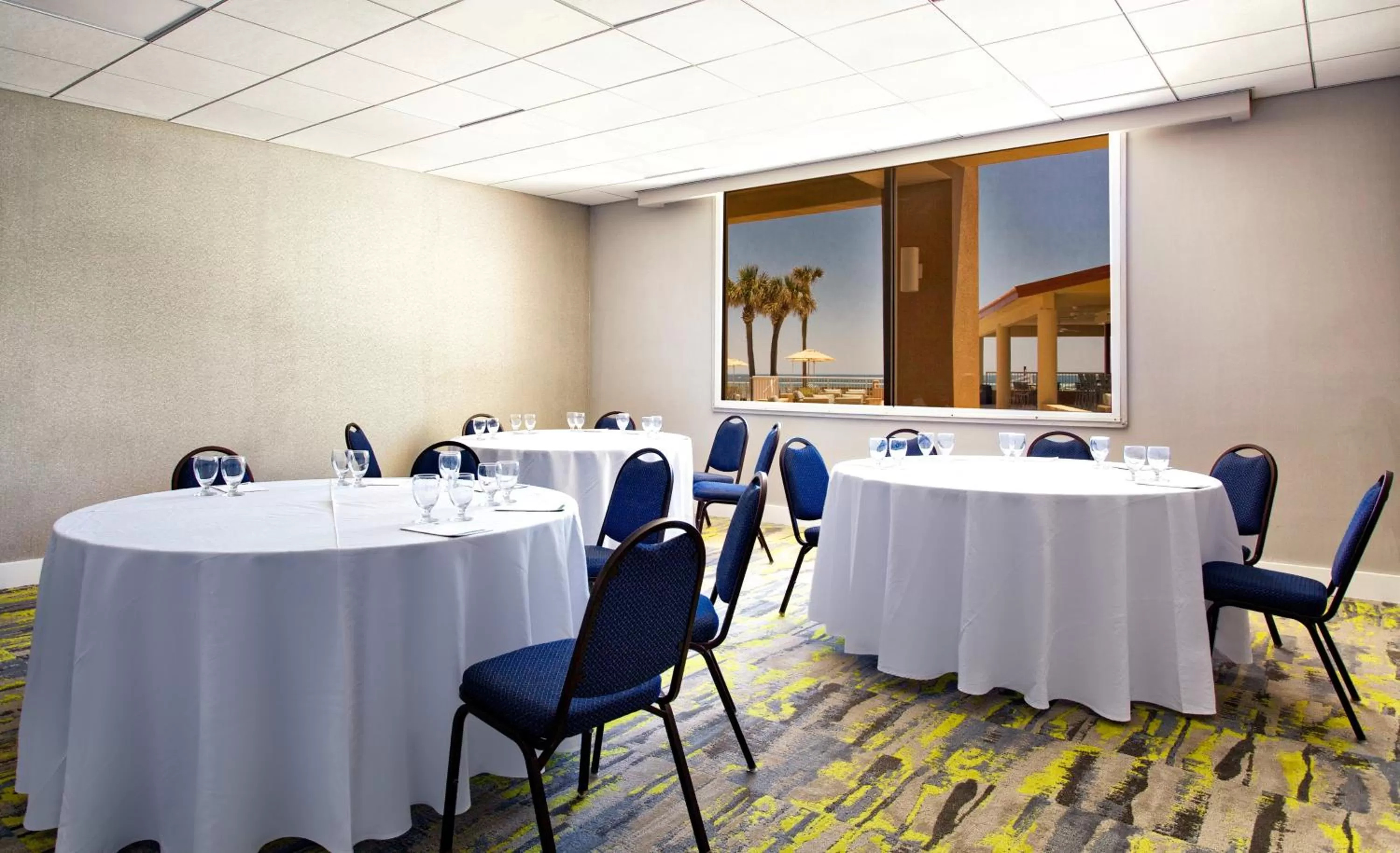 Meeting/conference room in Holiday Inn Hotel & Suites Daytona Beach On The Ocean by IHG