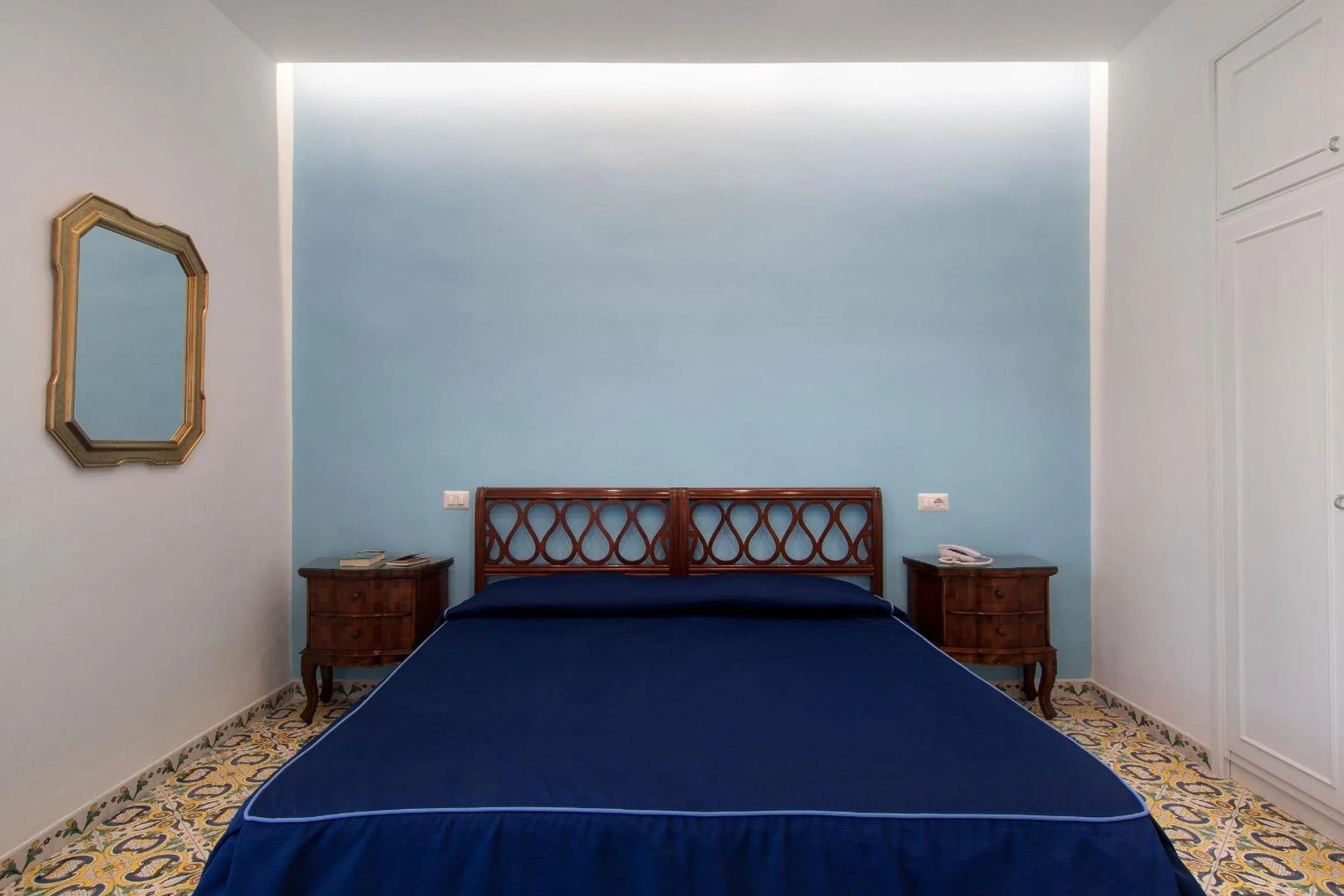 Bed in Hotel Metropole