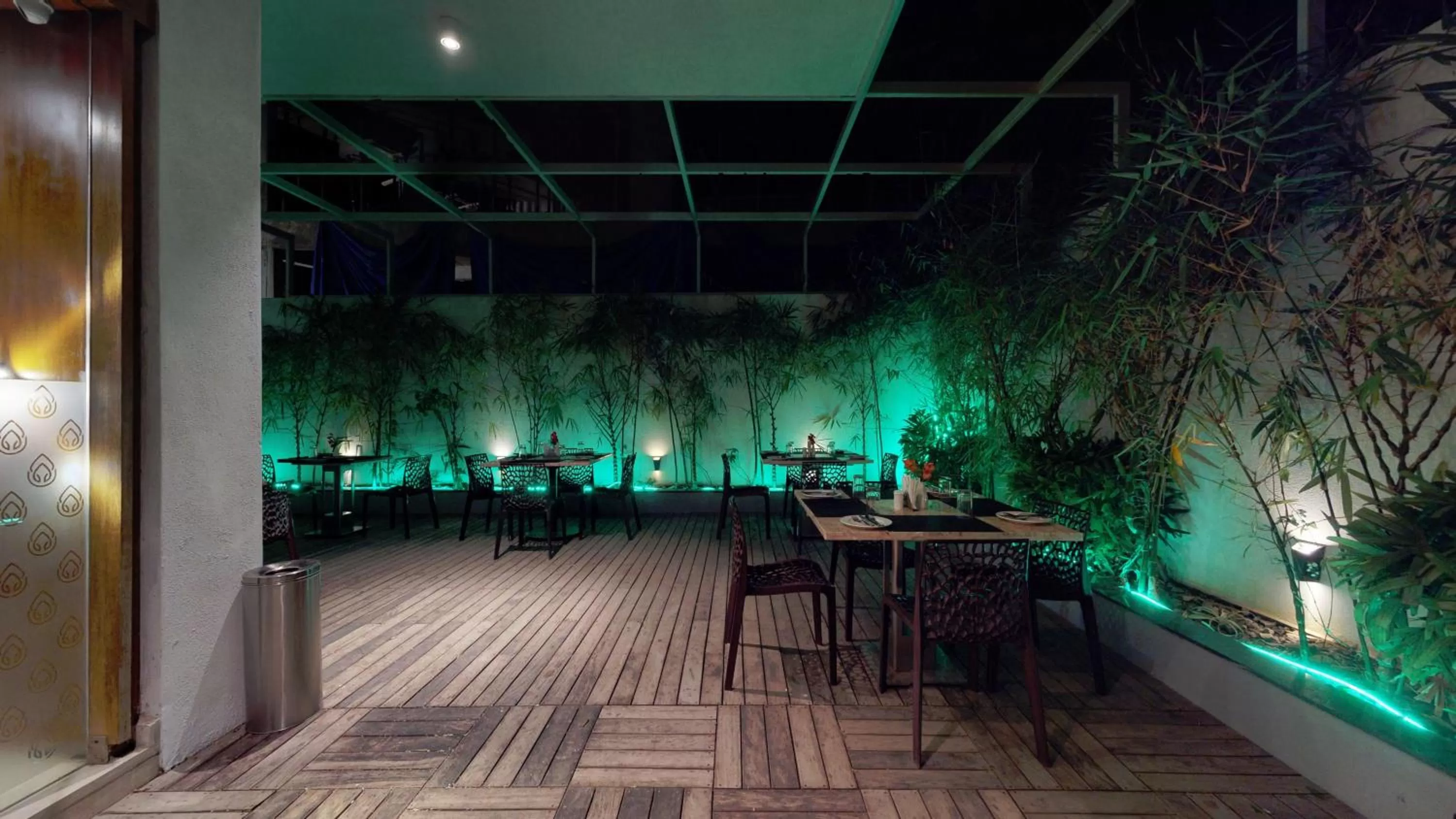 Restaurant/places to eat in Shivas Gateway