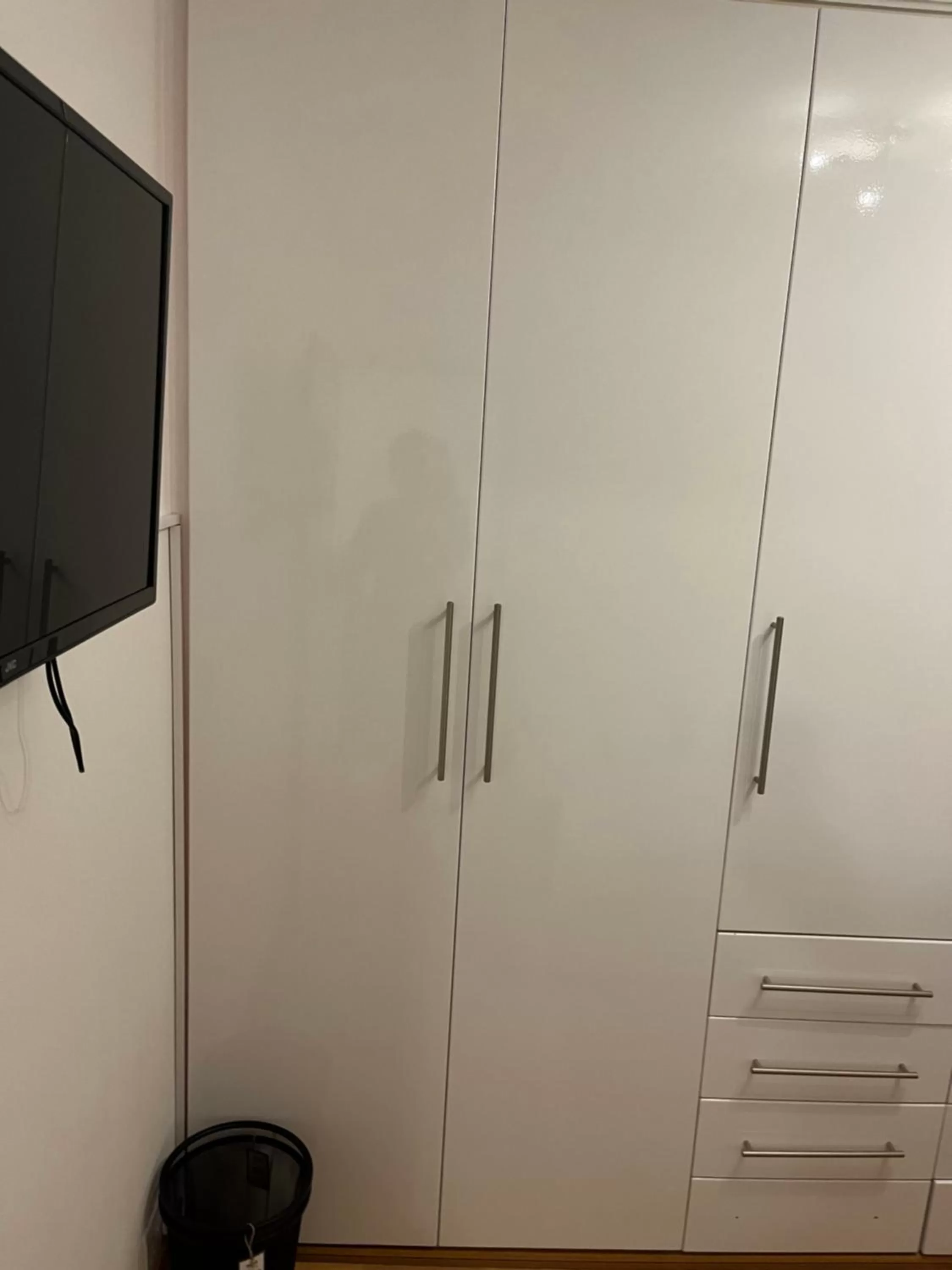 Bathroom in TJ Homes - Luxury Studio Suite with Garden View - Next to tube station London