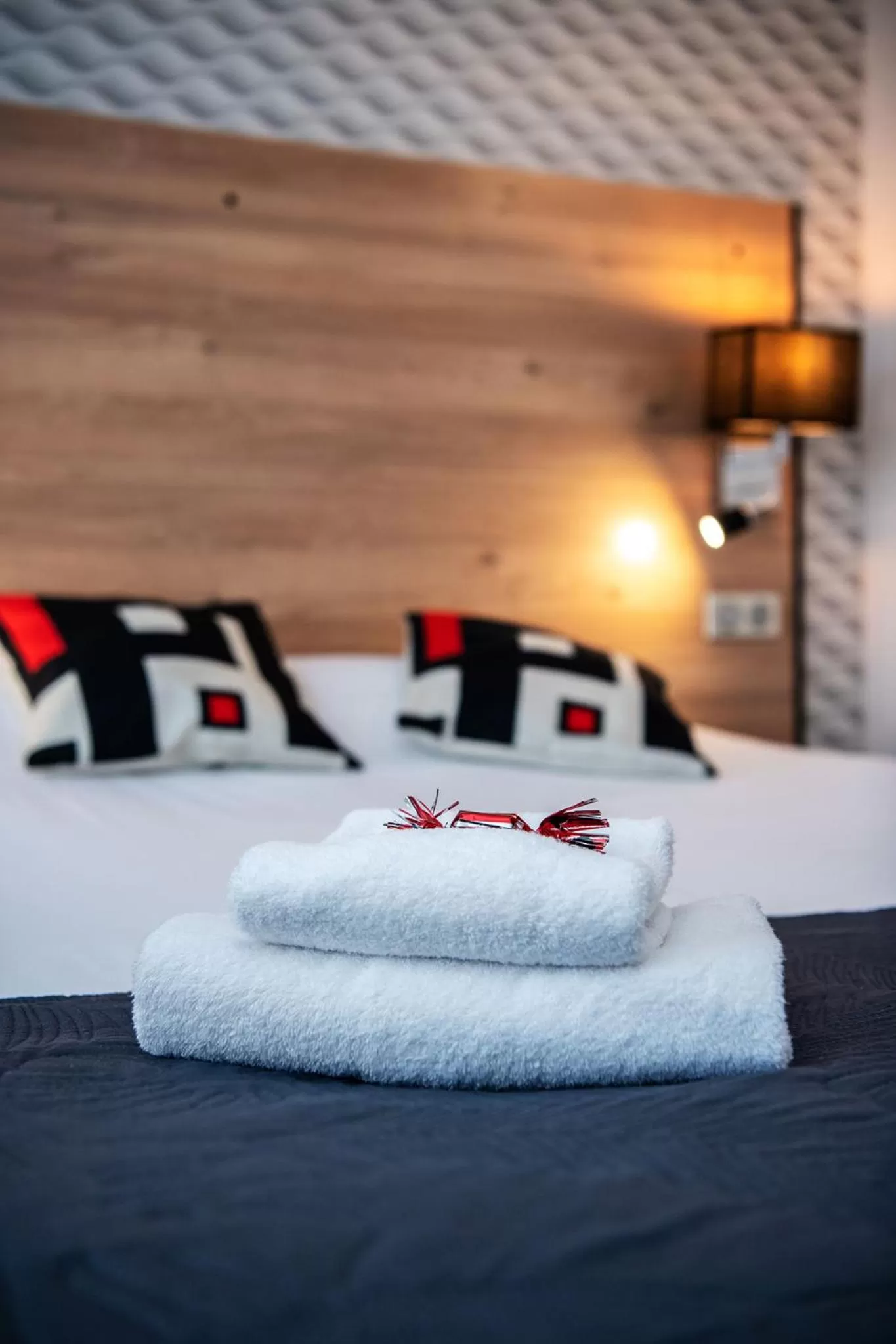 Bedroom, Bed in Hôtel Le Cyrano Bergerac