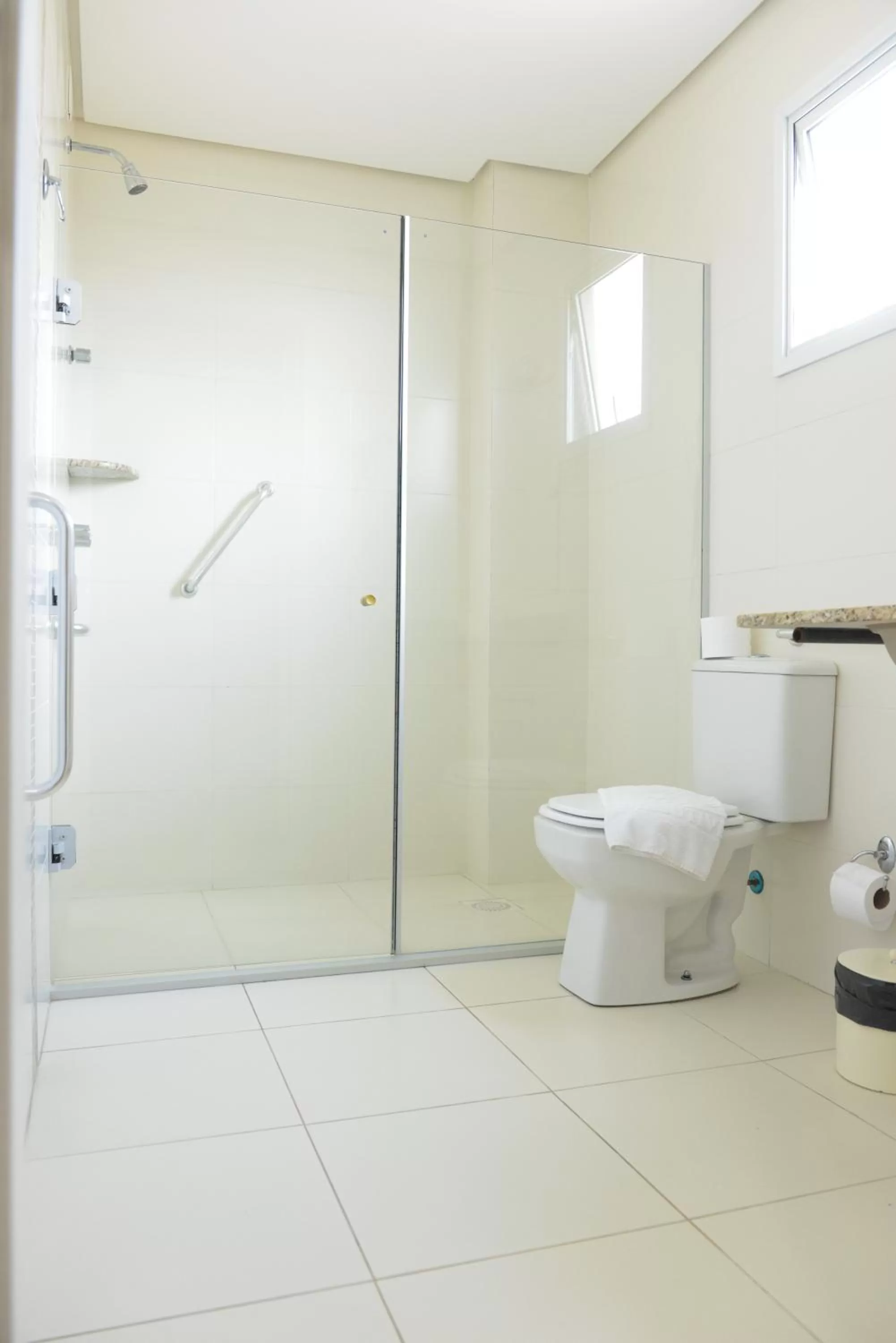Bathroom in Alano Executivo Hotel
