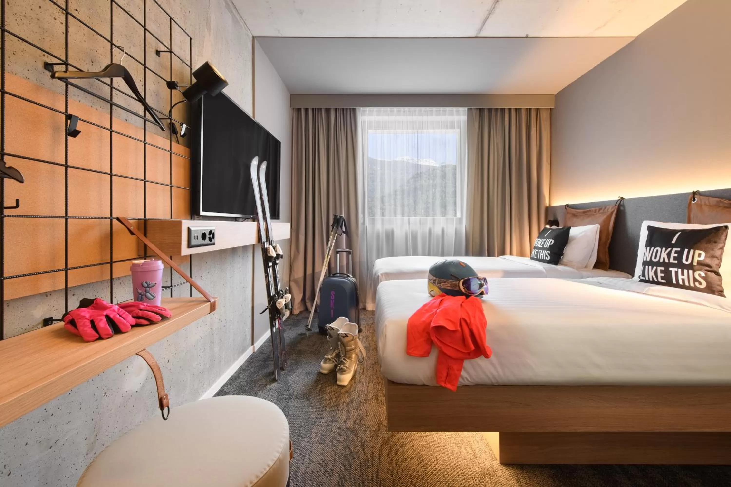 Skiing, Bed in Moxy Sion