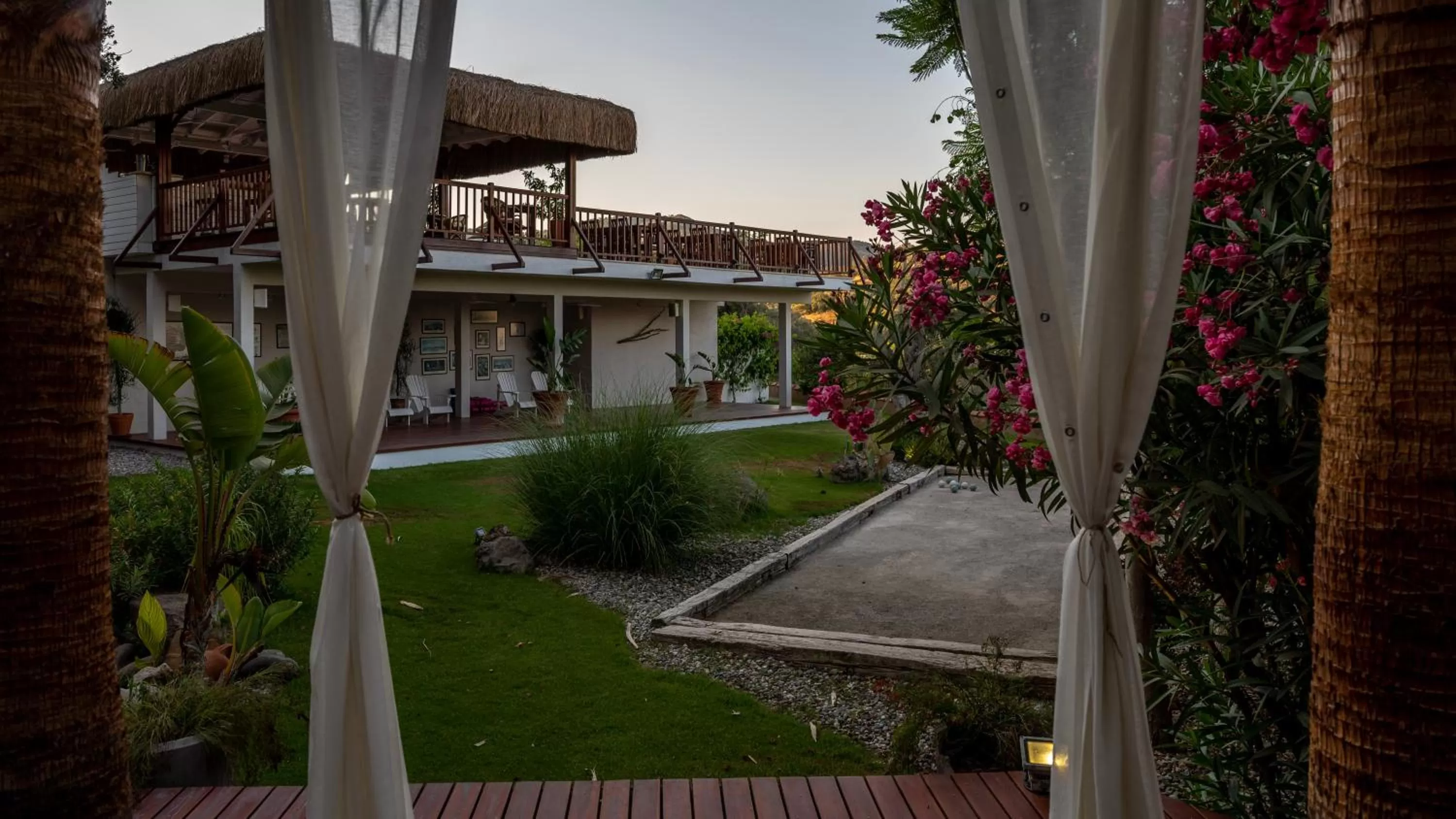 Property Building in 4reasons hotel + bistro | 12+