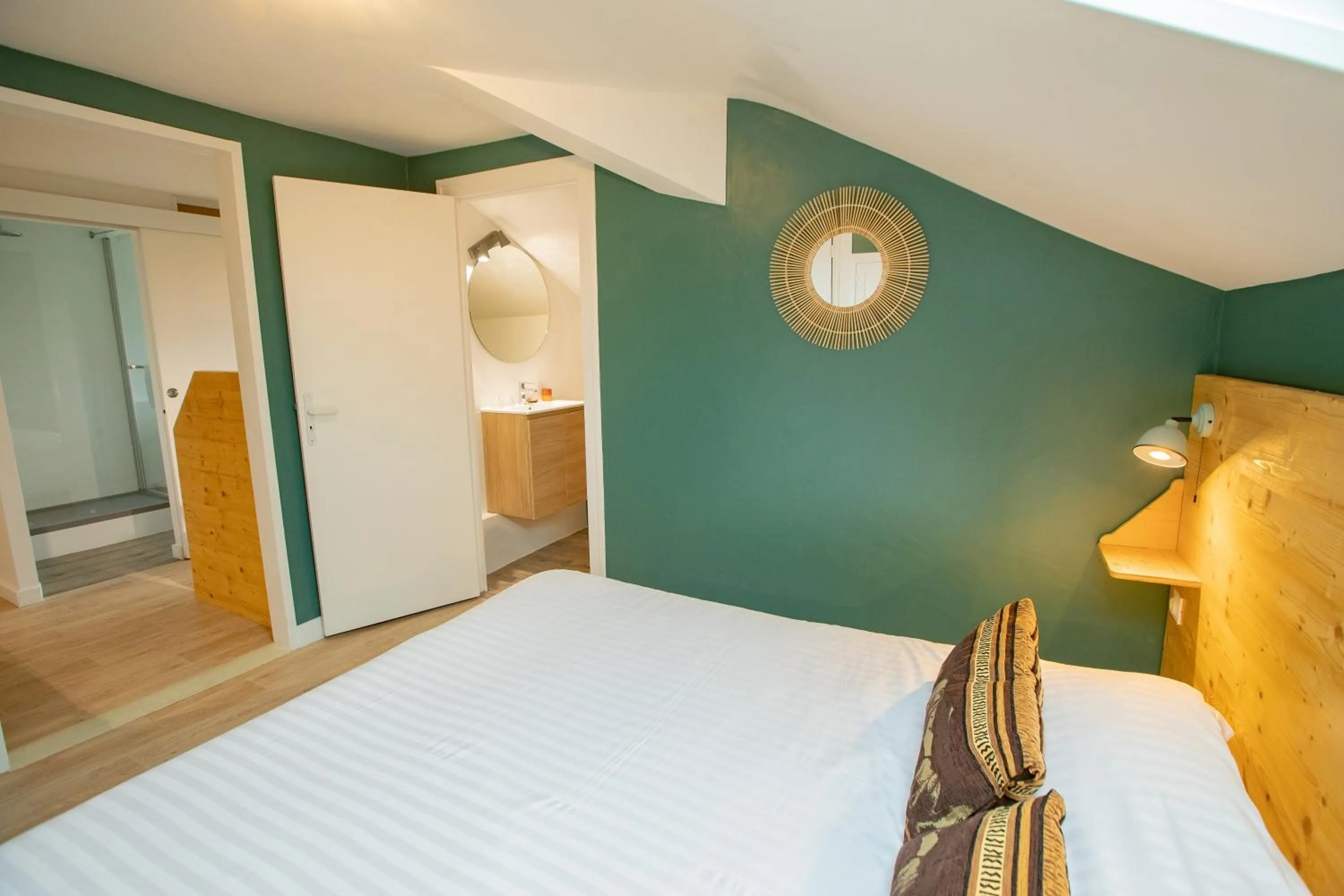 Bed in Hostellerie du Parc