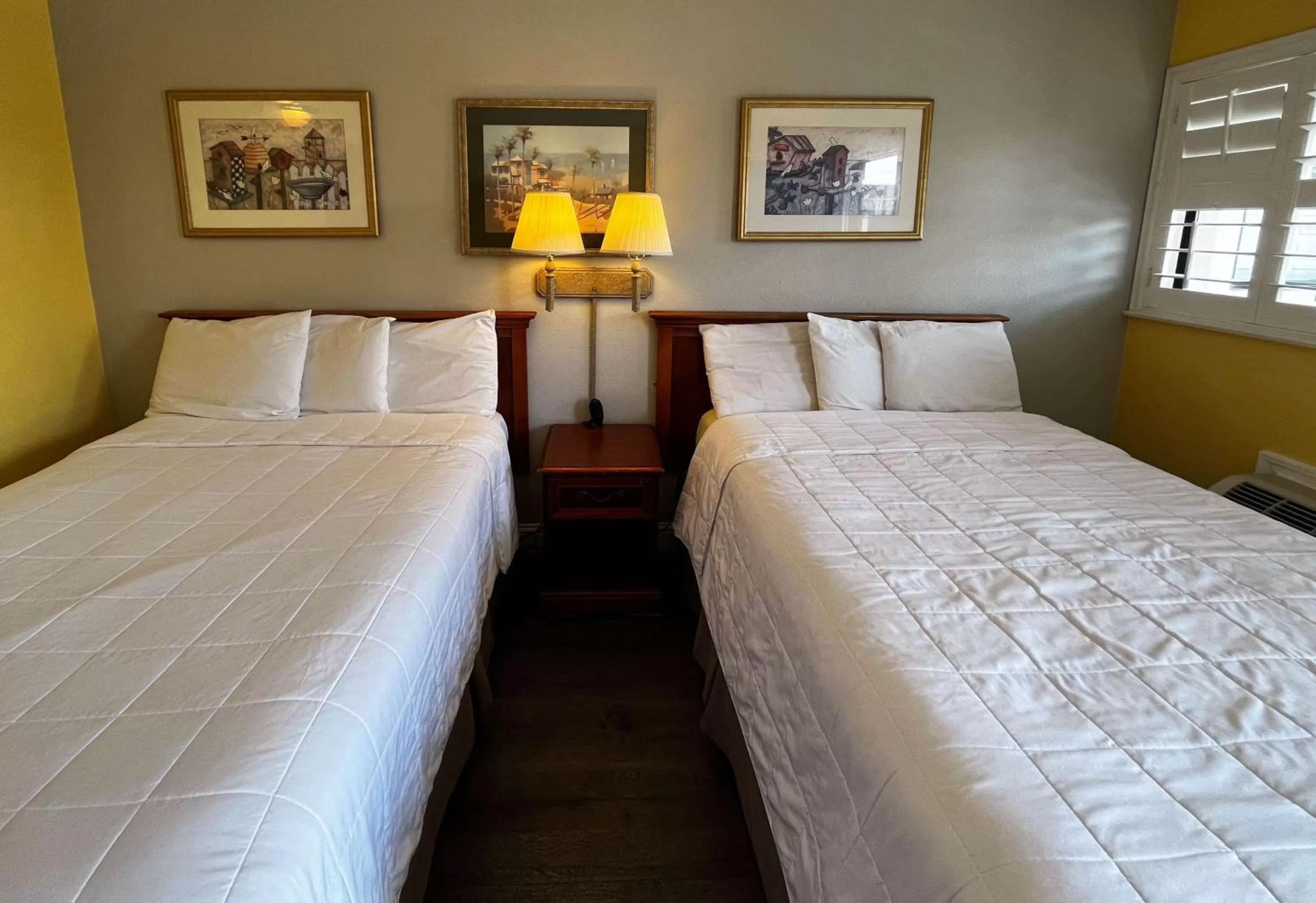 Bedroom, Bed in Motel 6 San Francisco CA Fisherman"s Wharf