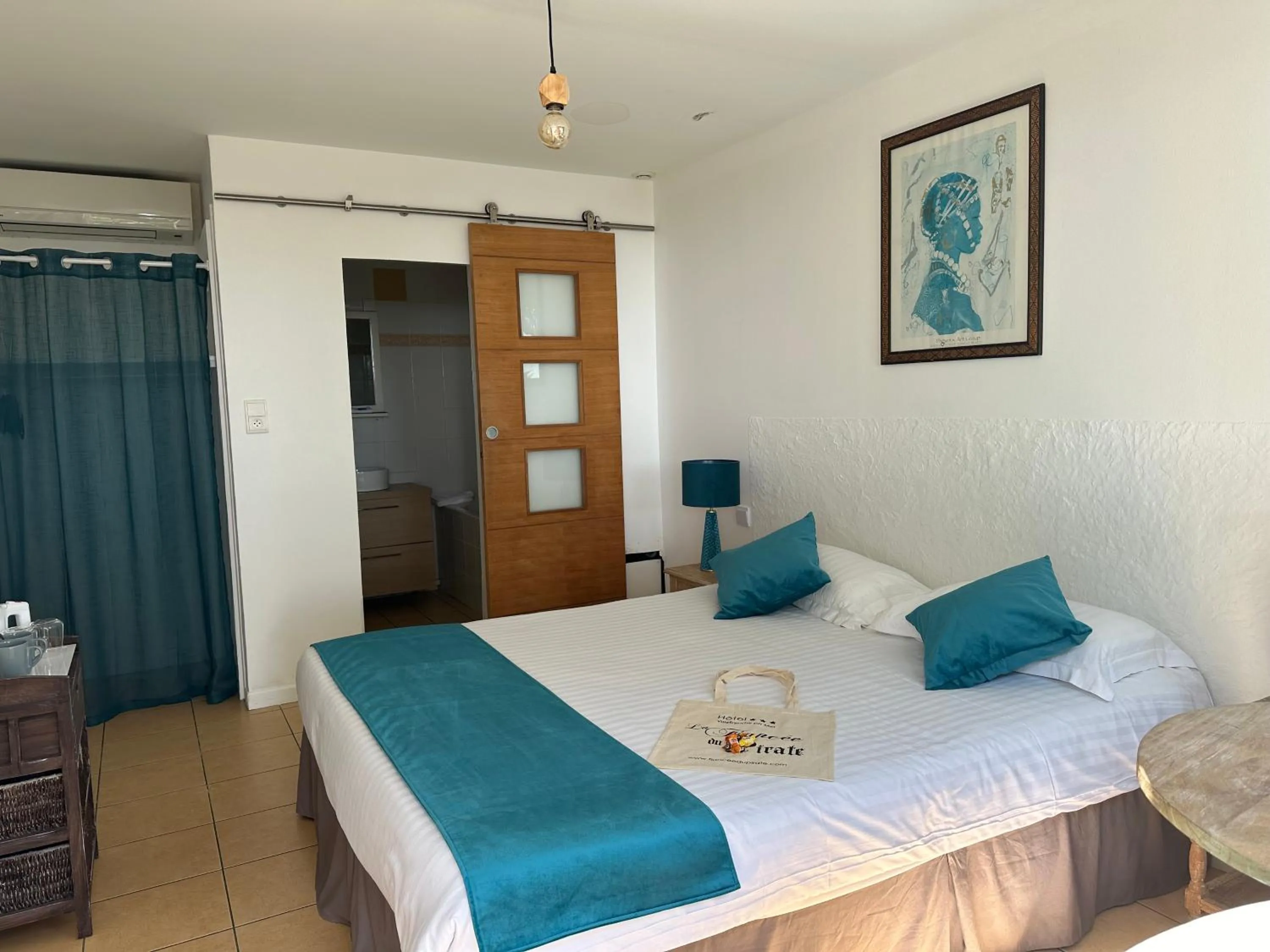 Bed in Hôtel La Fiancée du Pirate