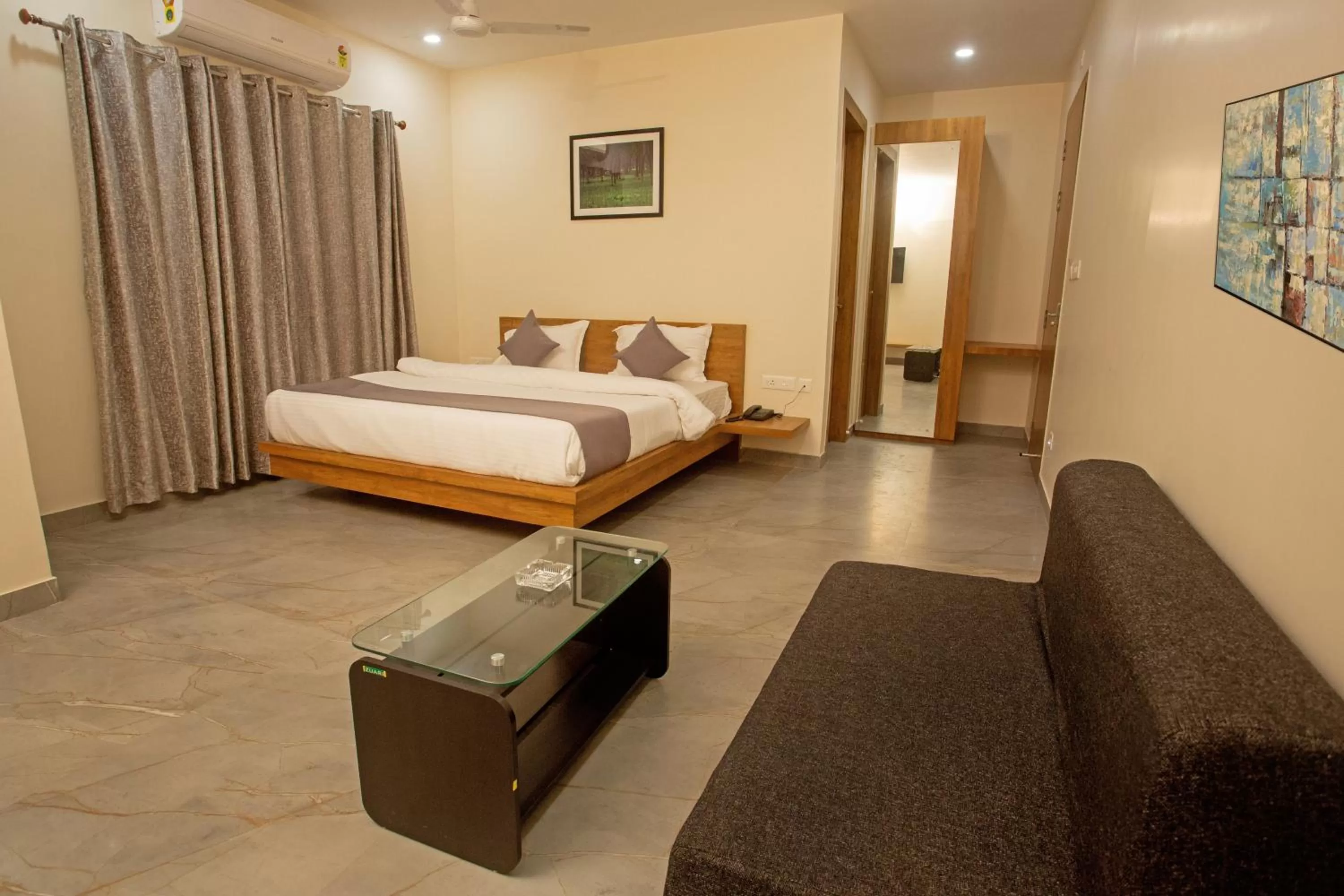 Photo of the whole room in Grey House Inn