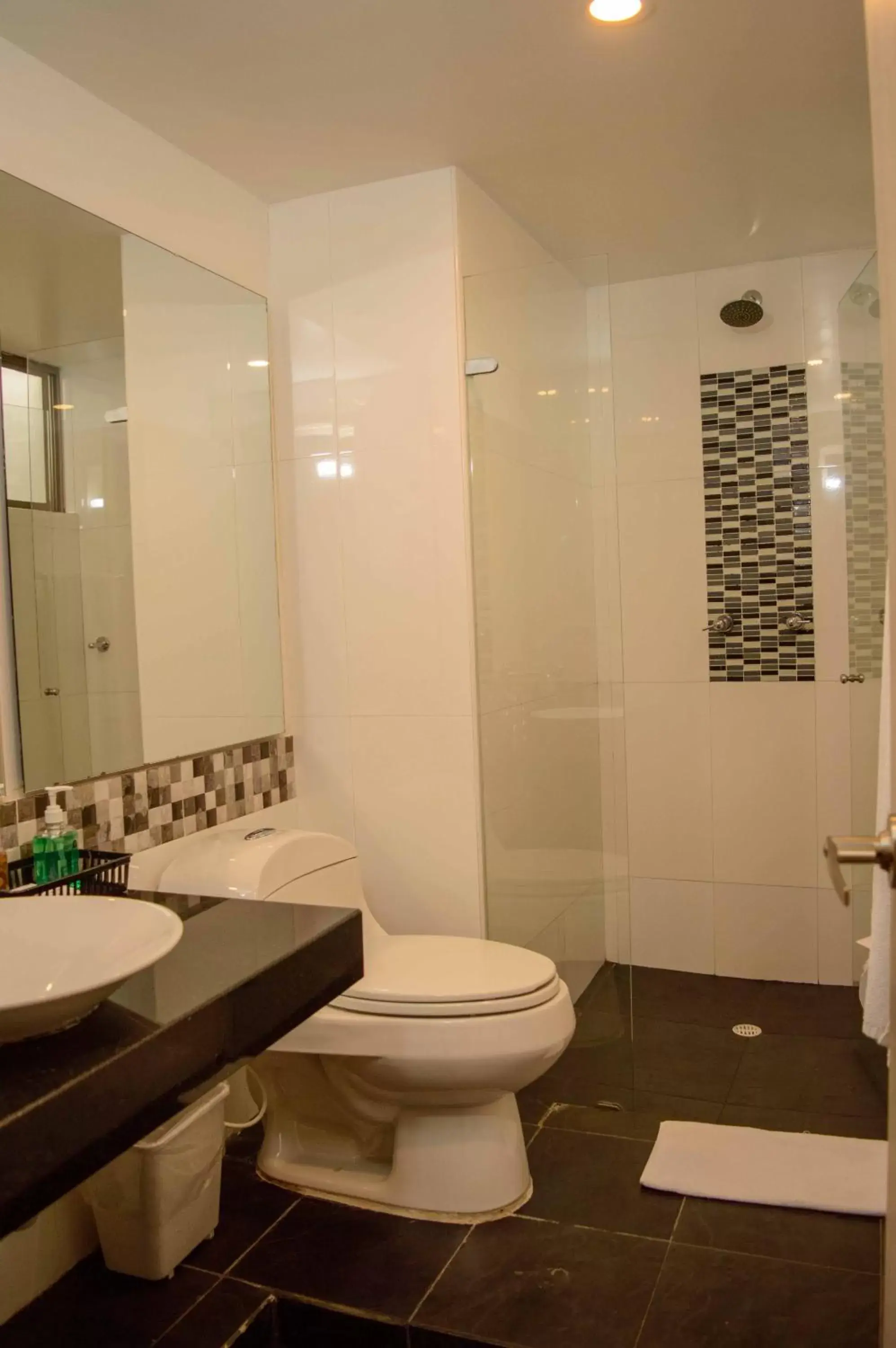 Three-Bedroom Suite in Hotel Confort 80 Zona Rosa By Hoteles Confort80 Three-Bedroom Suite in Hotel Confort 80 Zona Rosa By Hoteles Confort80