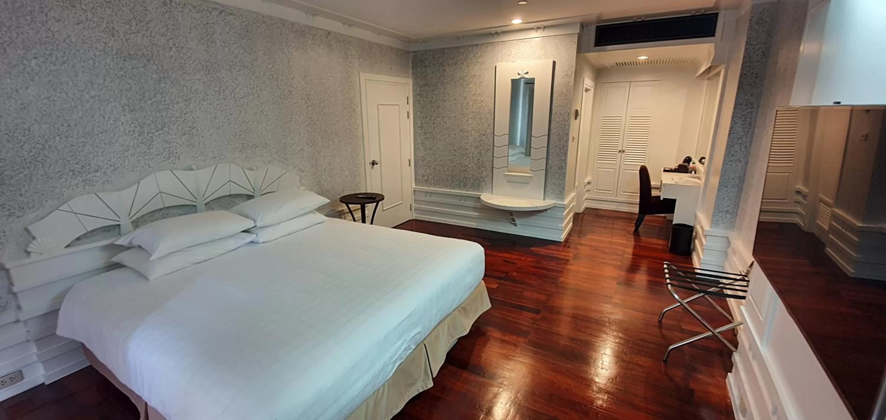 Photo of the whole room, Bed in Garden Sea View Resort