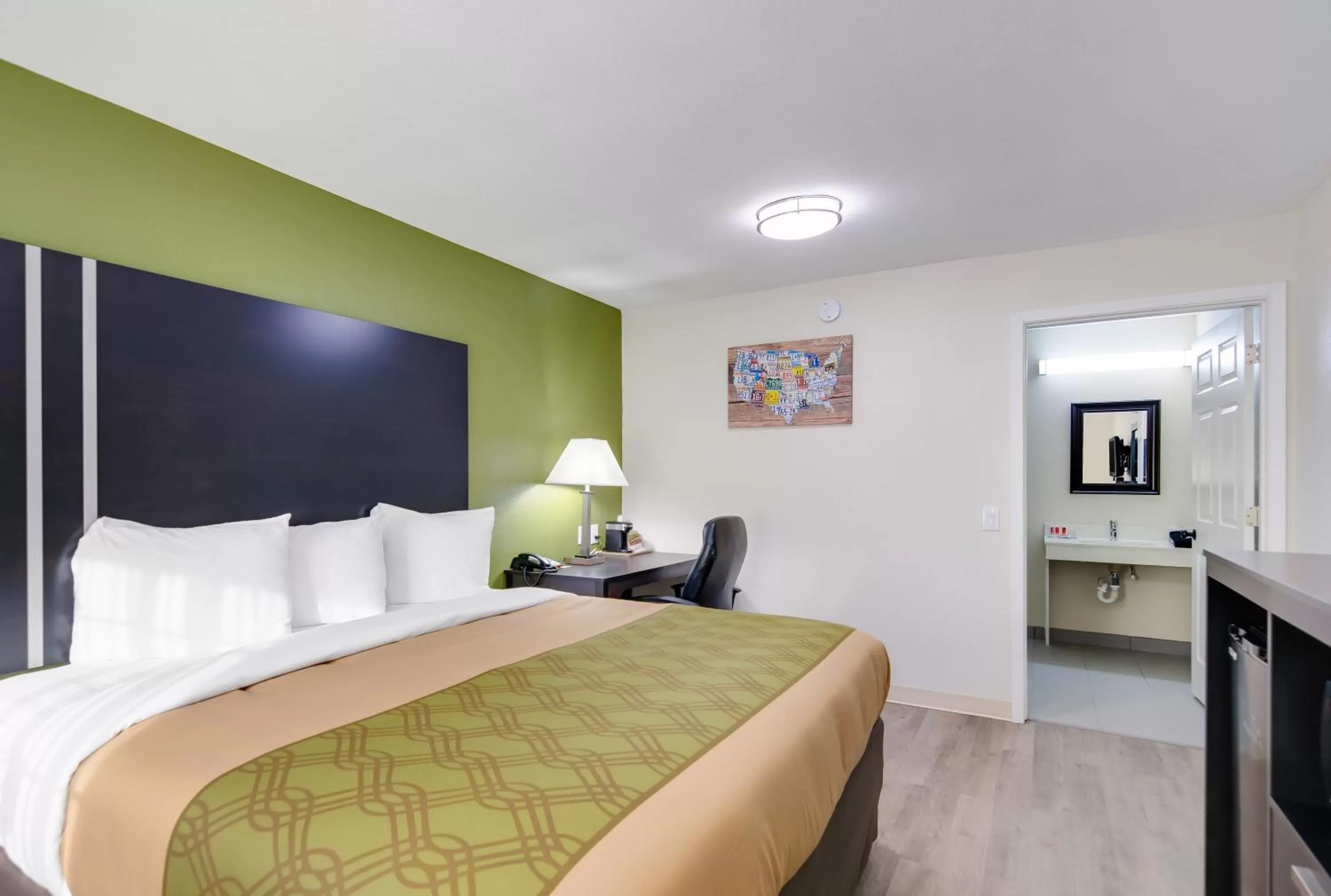 Bed in Super 8 by Wyndham Palestine TX