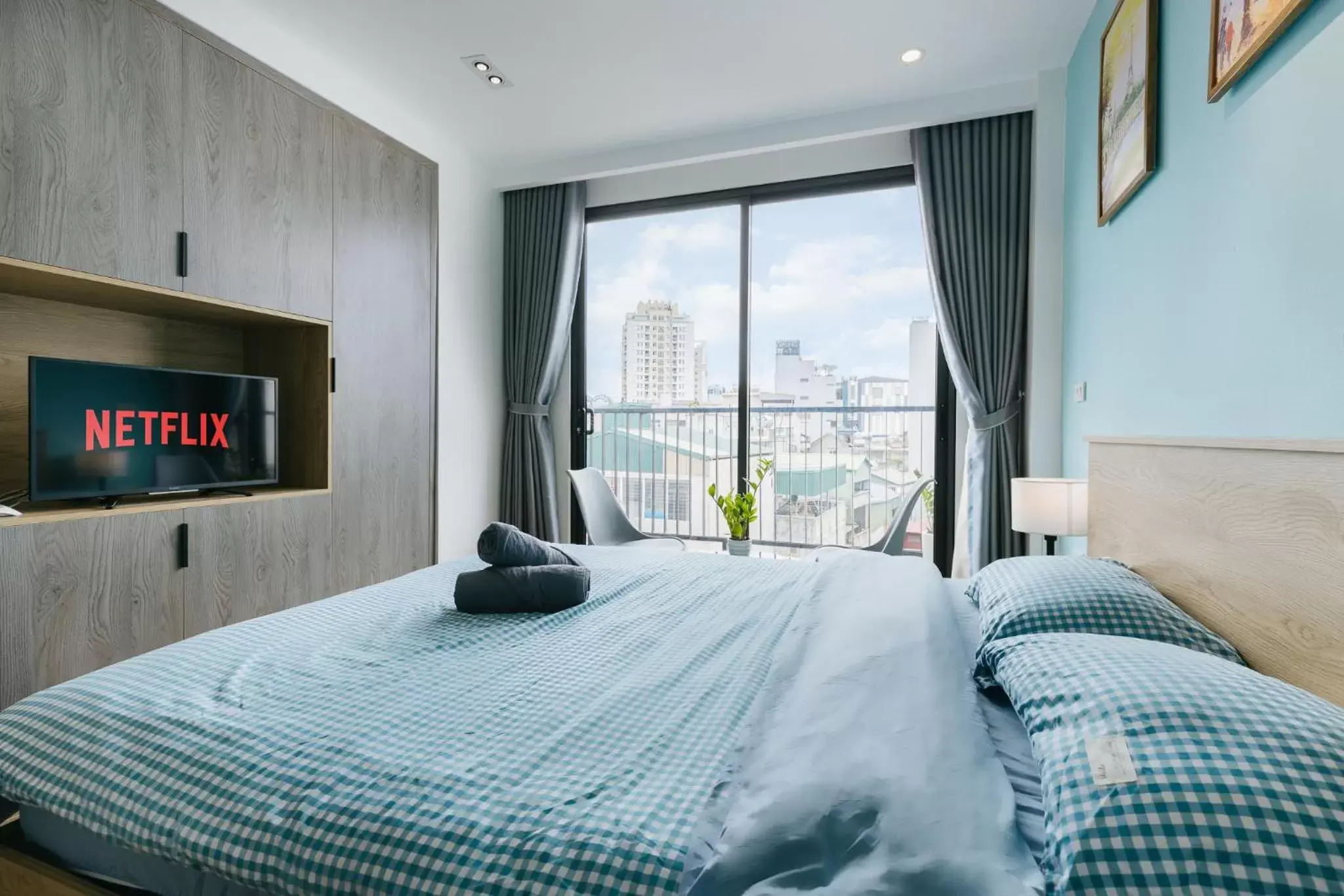 Apartment with Lake View in LUCK APART 8 - Hanoi Westlake Balcony Studio Apartment with Lake View in LUCK APART 8 - Hanoi Westlake Balcony Studio