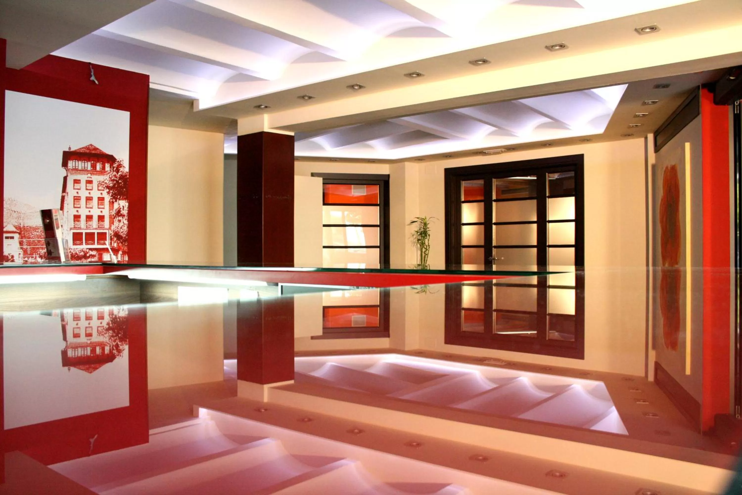 Swimming pool in Hotel Avenida