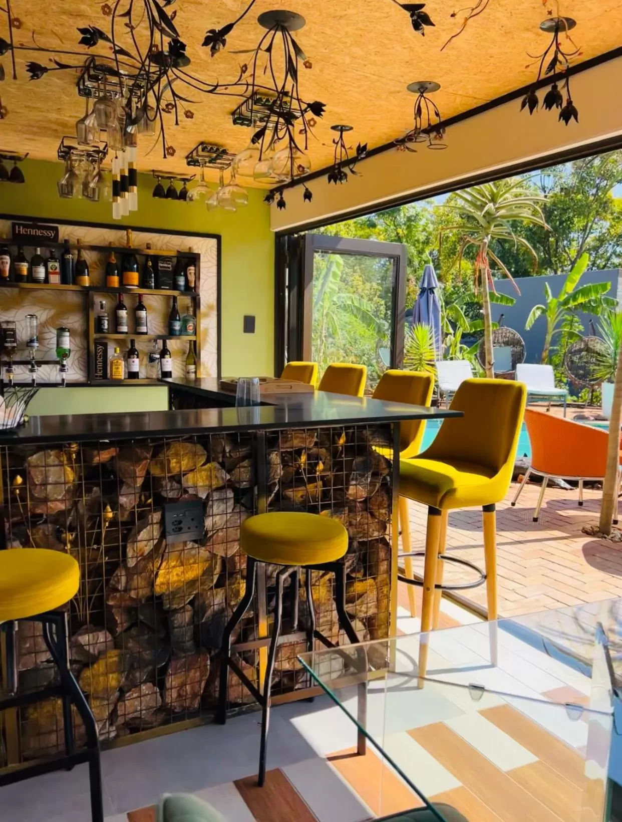 Lounge/Bar in 24 On Basil Inventive suites