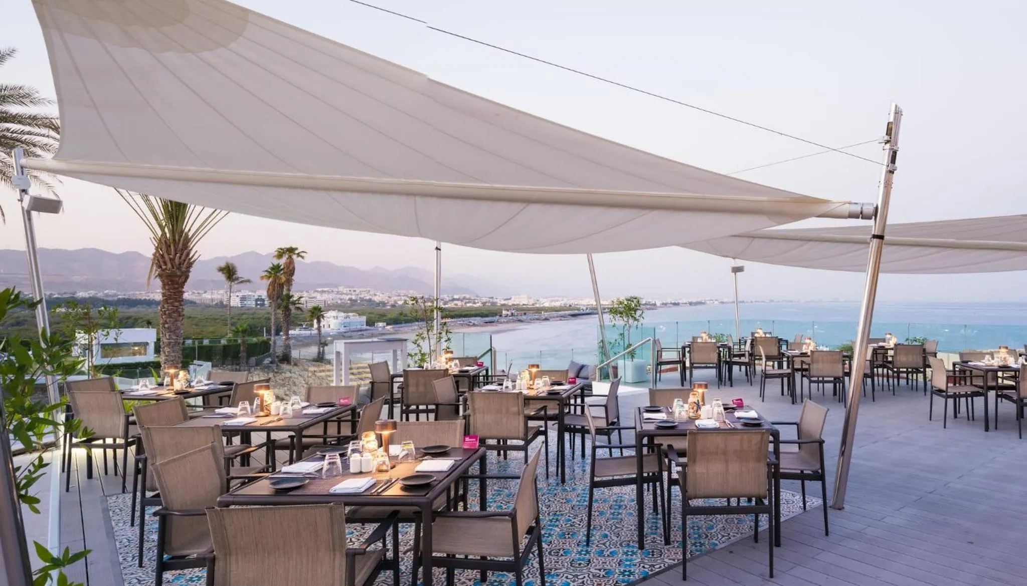 Restaurant/places to eat in Crowne Plaza Muscat by IHG