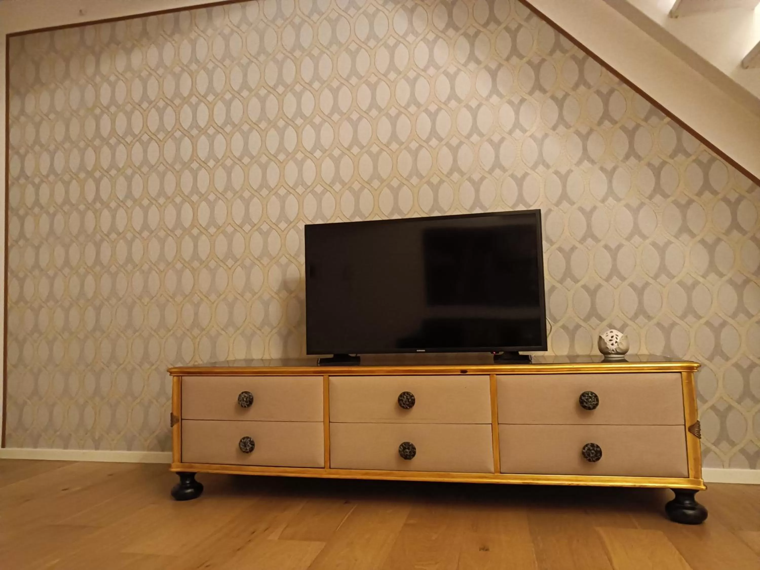 TV/Entertainment Center in Santandrea suites