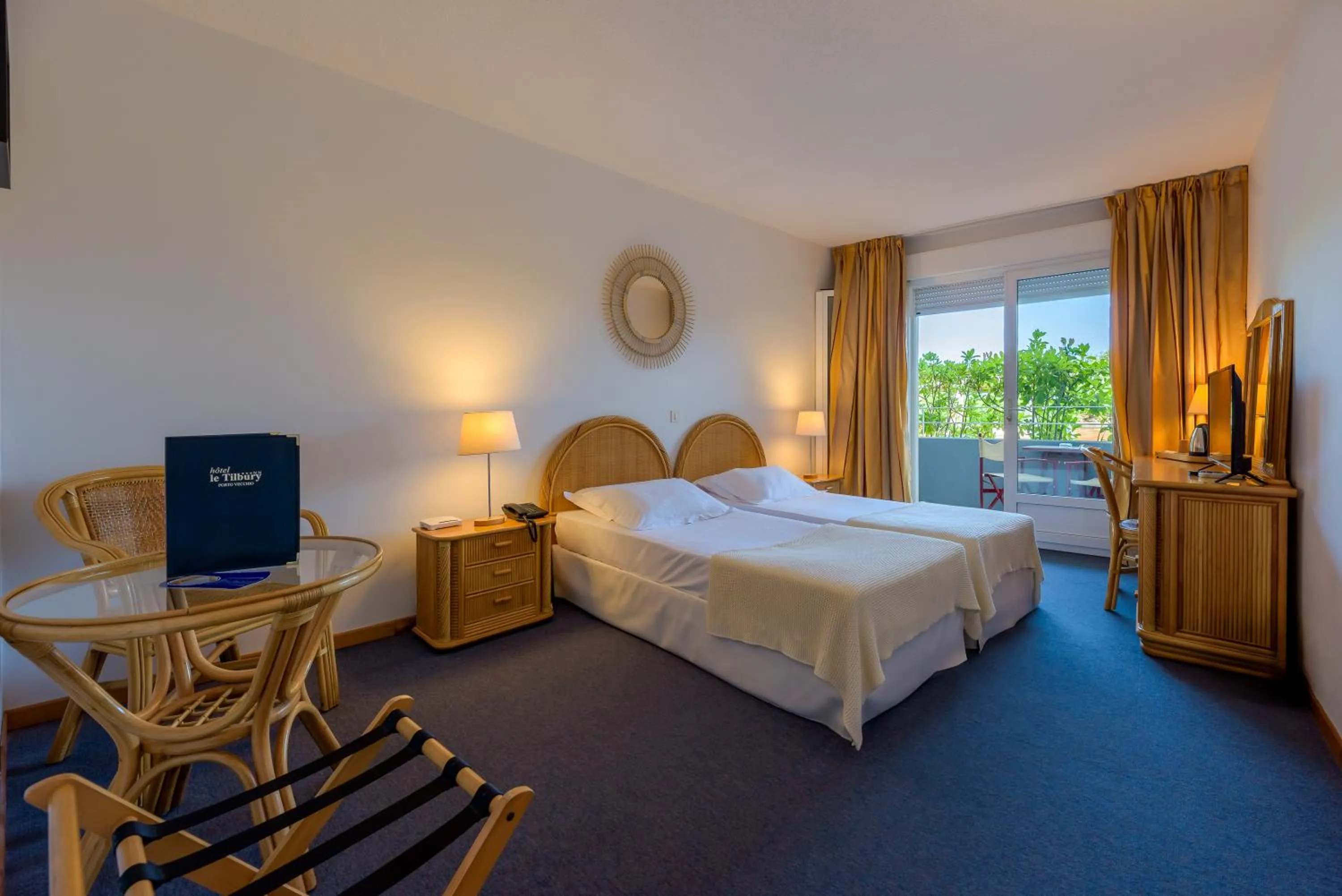 Bedroom, Bed in Hotel Le Tilbury