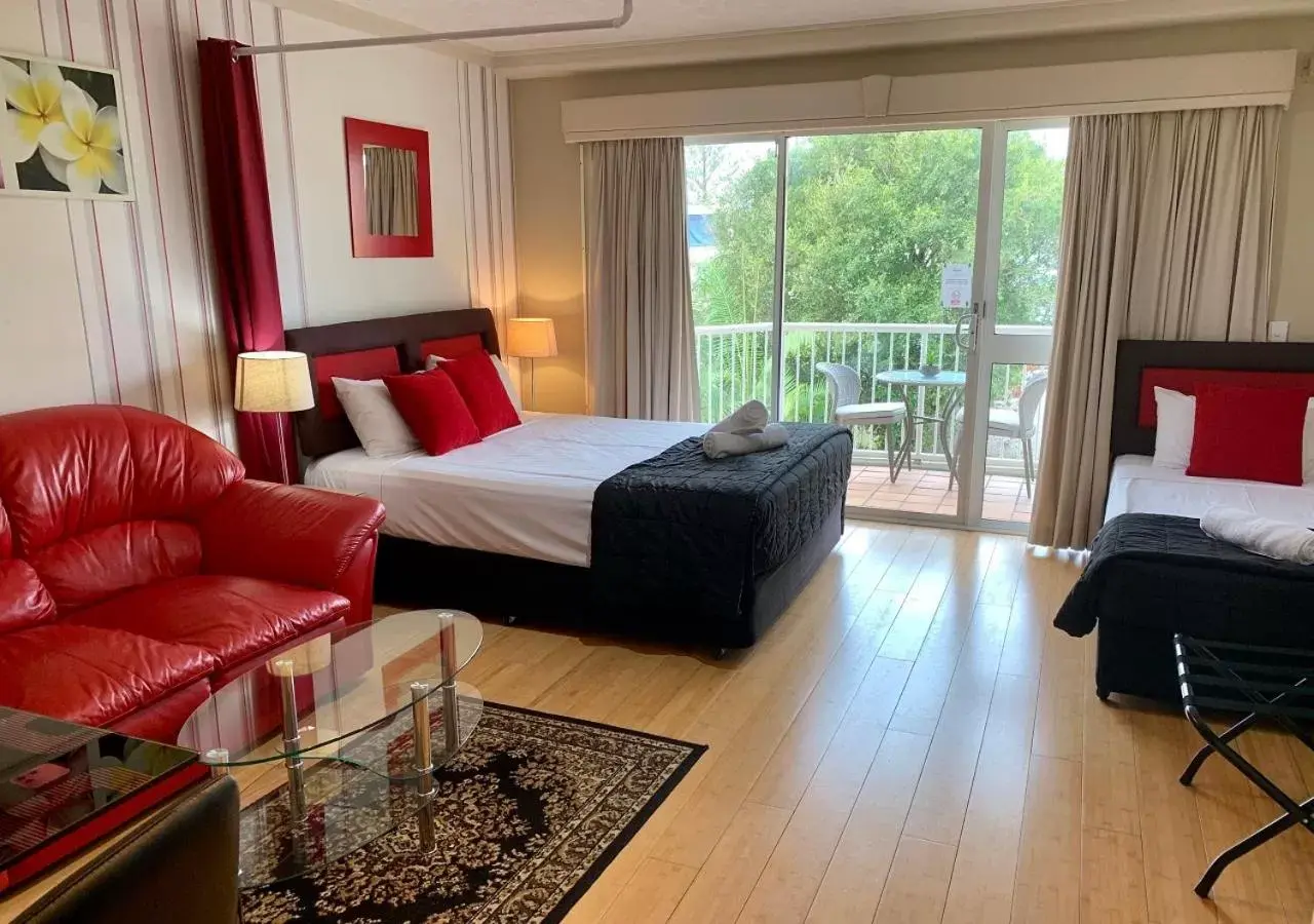 Superior Triple Room in Outrigger Burleigh Superior Triple Room in Outrigger Burleigh