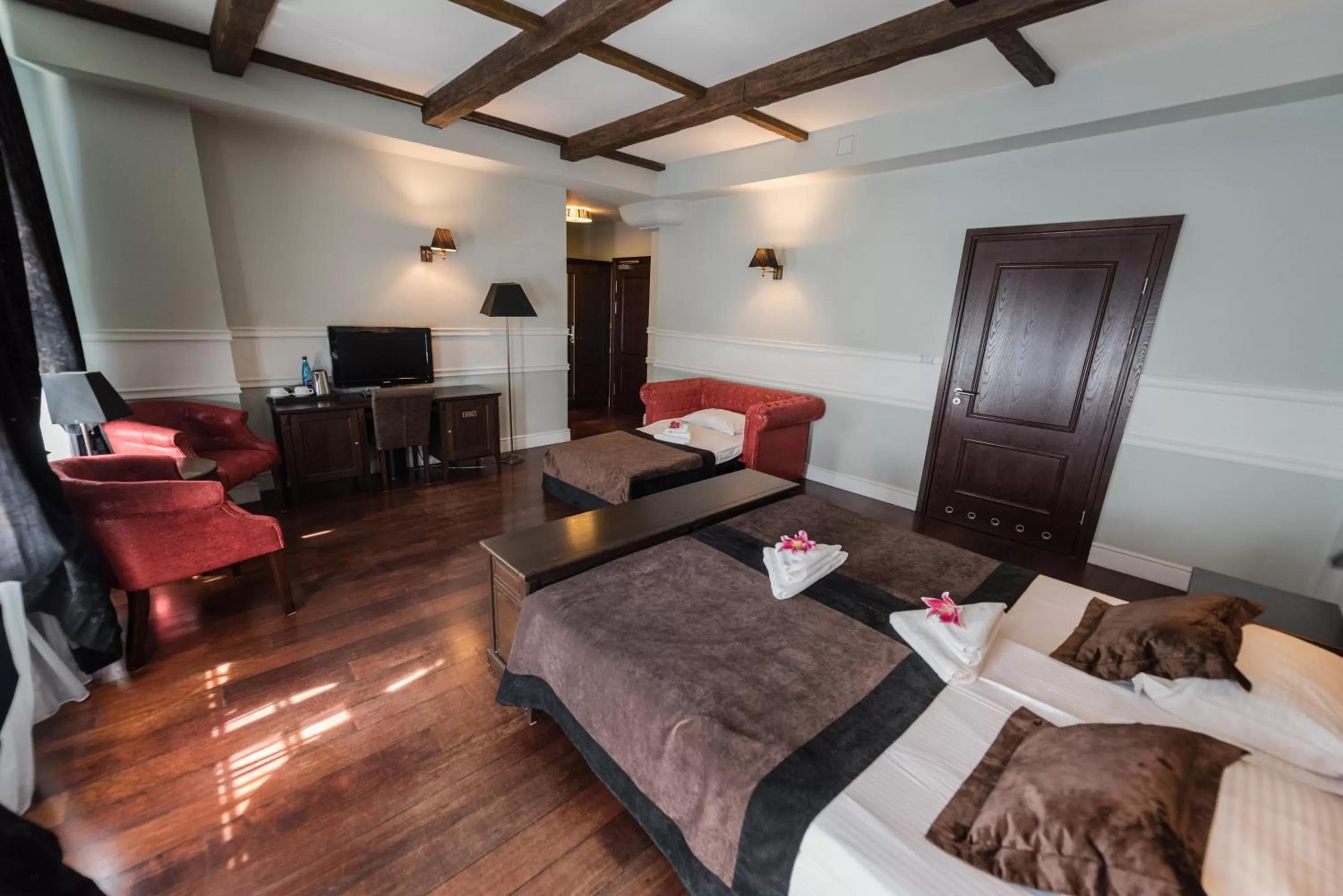 Photo of the whole room, Bed in Hotel Holland House Old Town