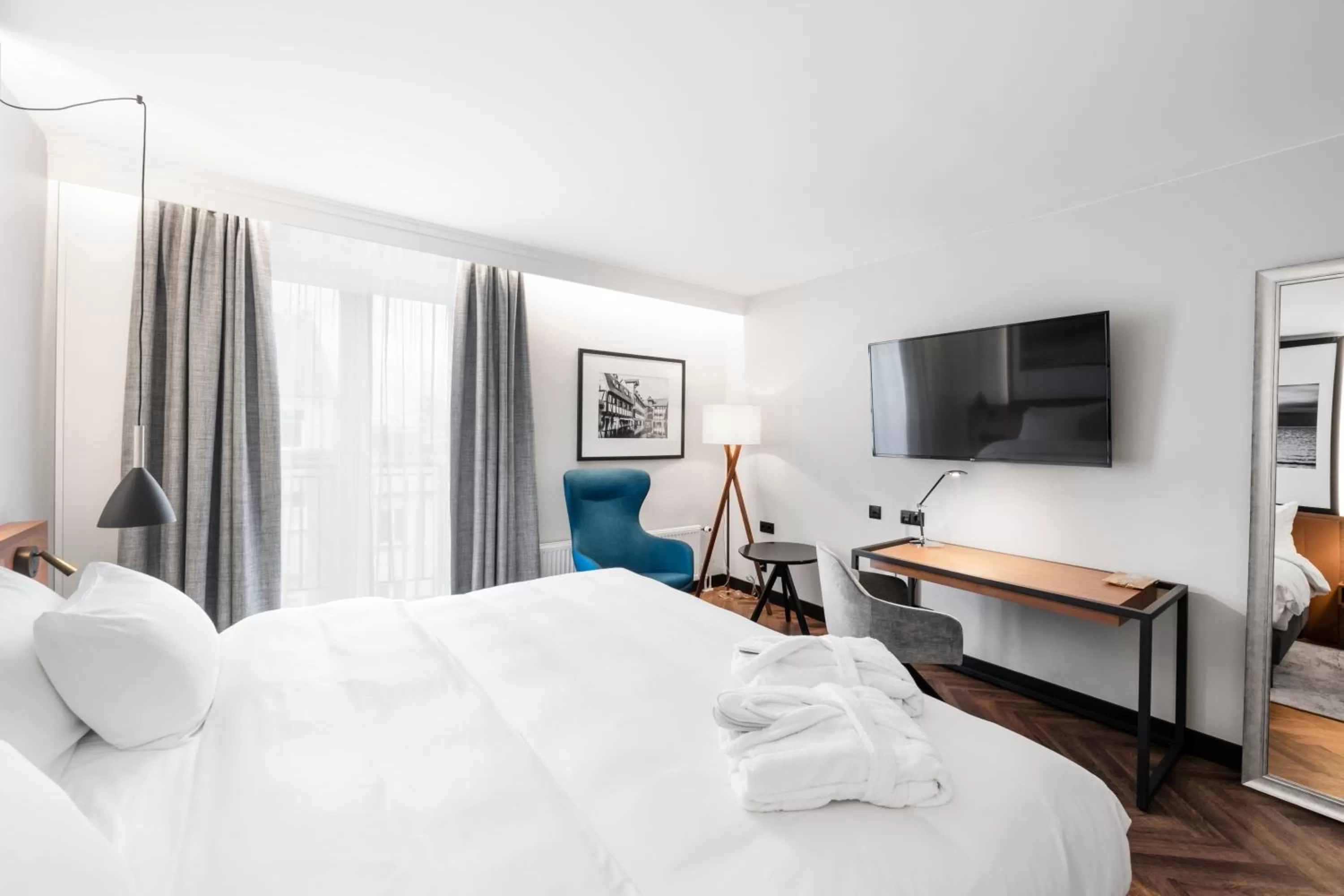 Bed in MERCURE KLAIPEDA CITY HOTEL, Meetings, Events, Restaurant & Bar - Accor Group, Pet Stay FREE