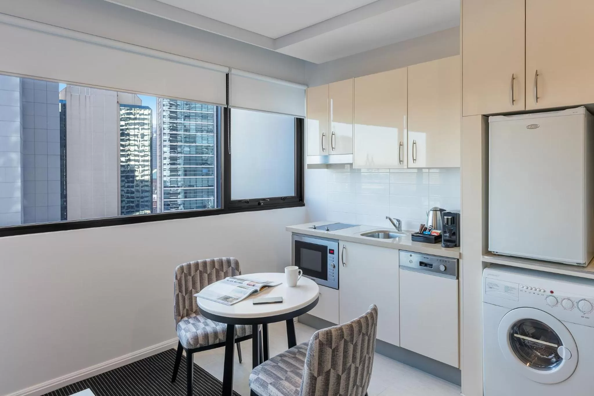 Kitchen or kitchenette in Meriton Suites Kent Street, Sydney