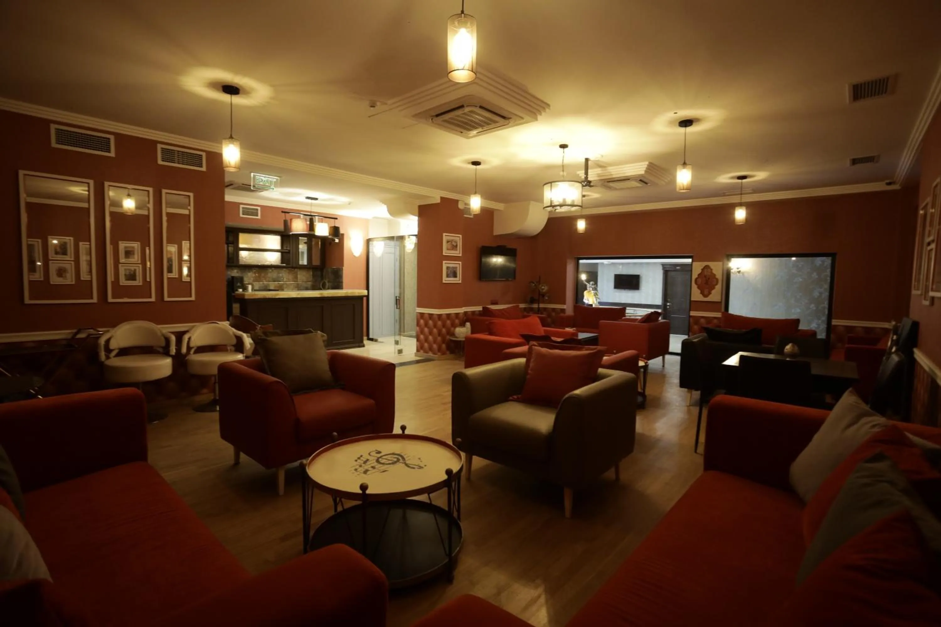 Lounge or bar in Redline Hotel