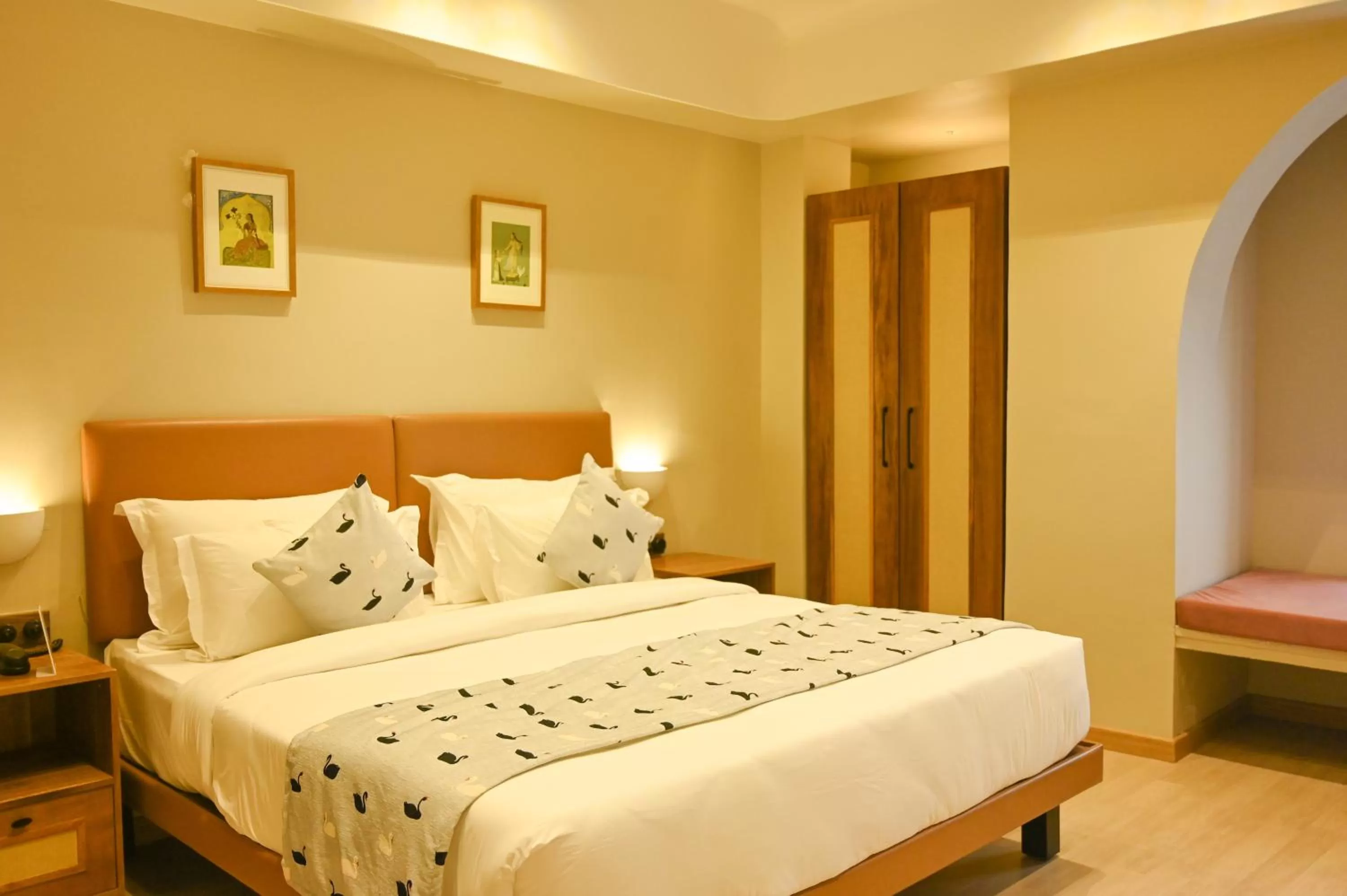 View (from property/room), Bed in The Red Pier - My Downtown Hotels