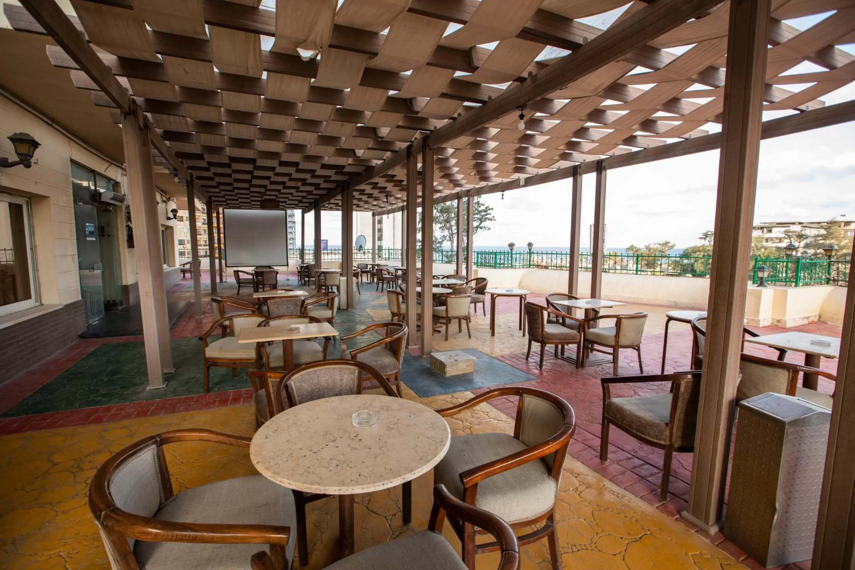 Restaurant/places to eat in AIFU Hotel El Montazah Alexandria