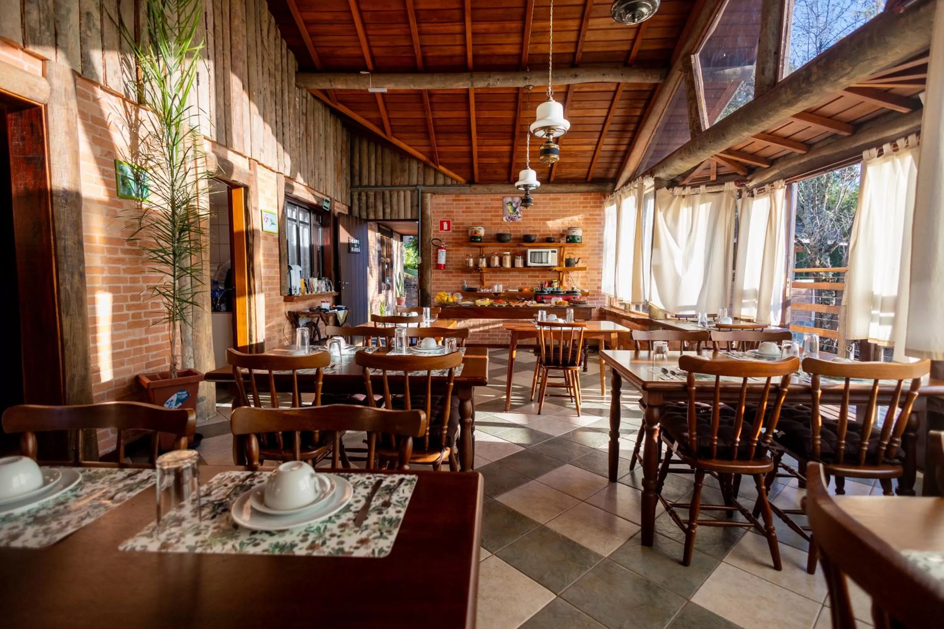 Restaurant/Places to Eat in Chalés 3 Pinheiros