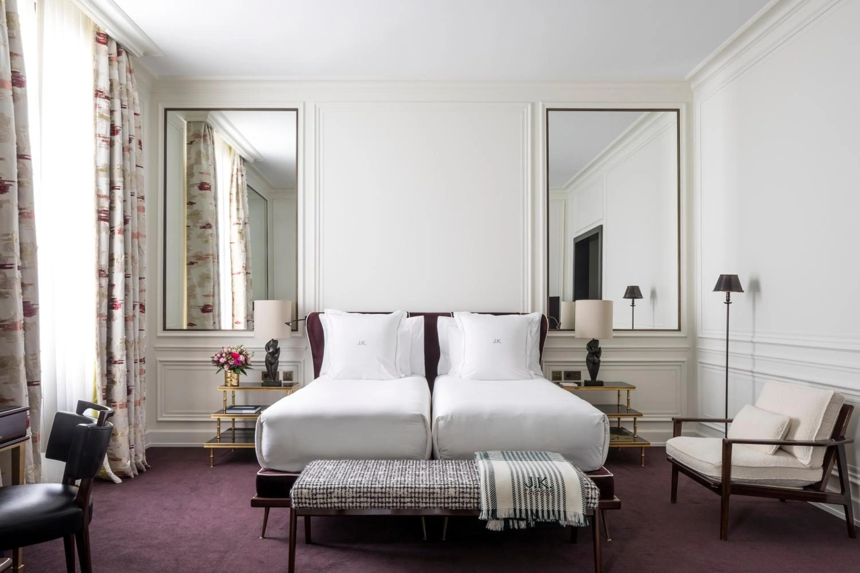 Bedroom, Bed in J.K. Place Paris