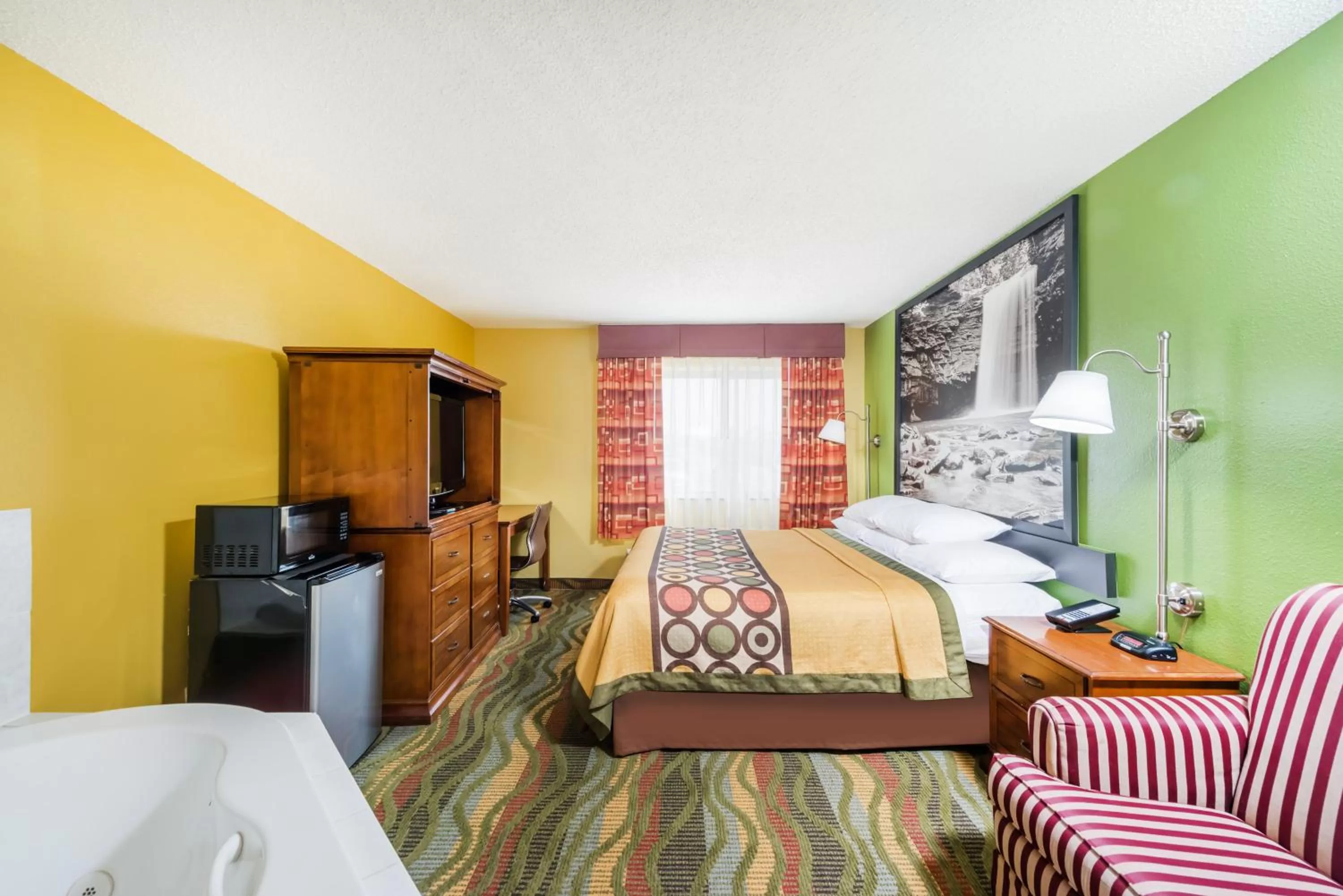 Bedroom, Bed in Super 8 by Wyndham Jacksonville