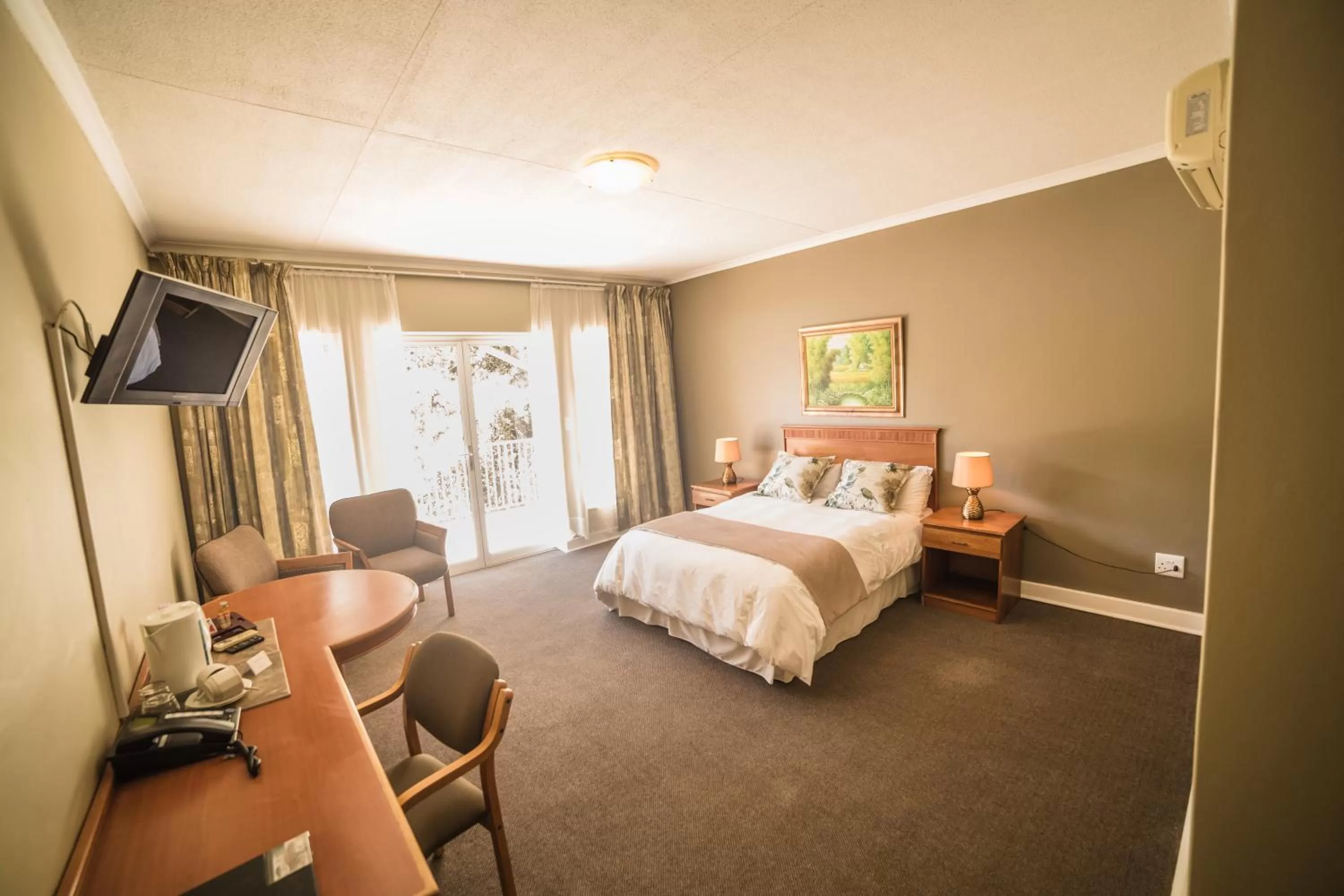 Photo of the whole room in Acacia Guesthouse Klerksdorp