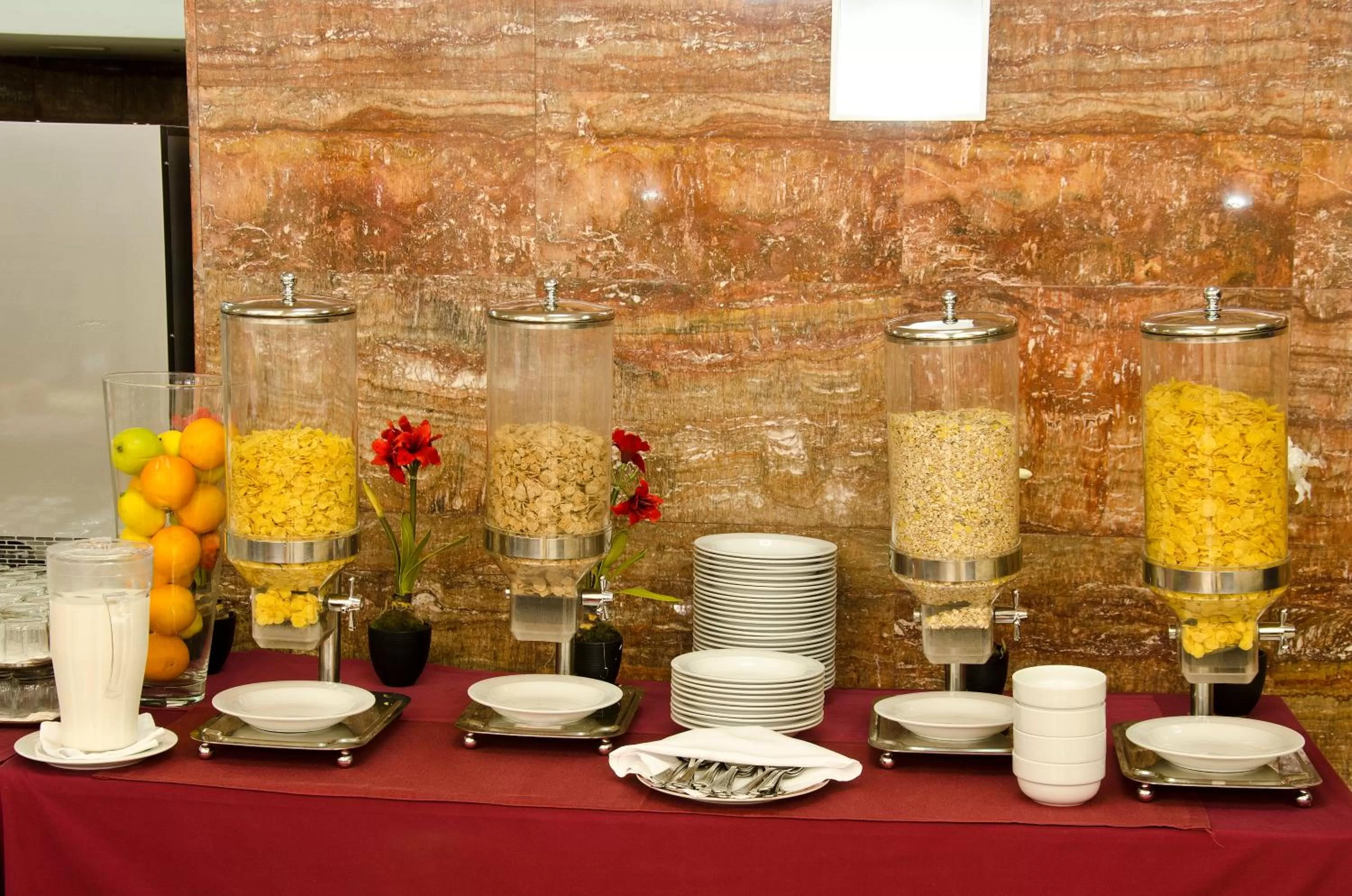 Restaurant/places to eat in VIP Executive Entrecampos Hotel & Conference