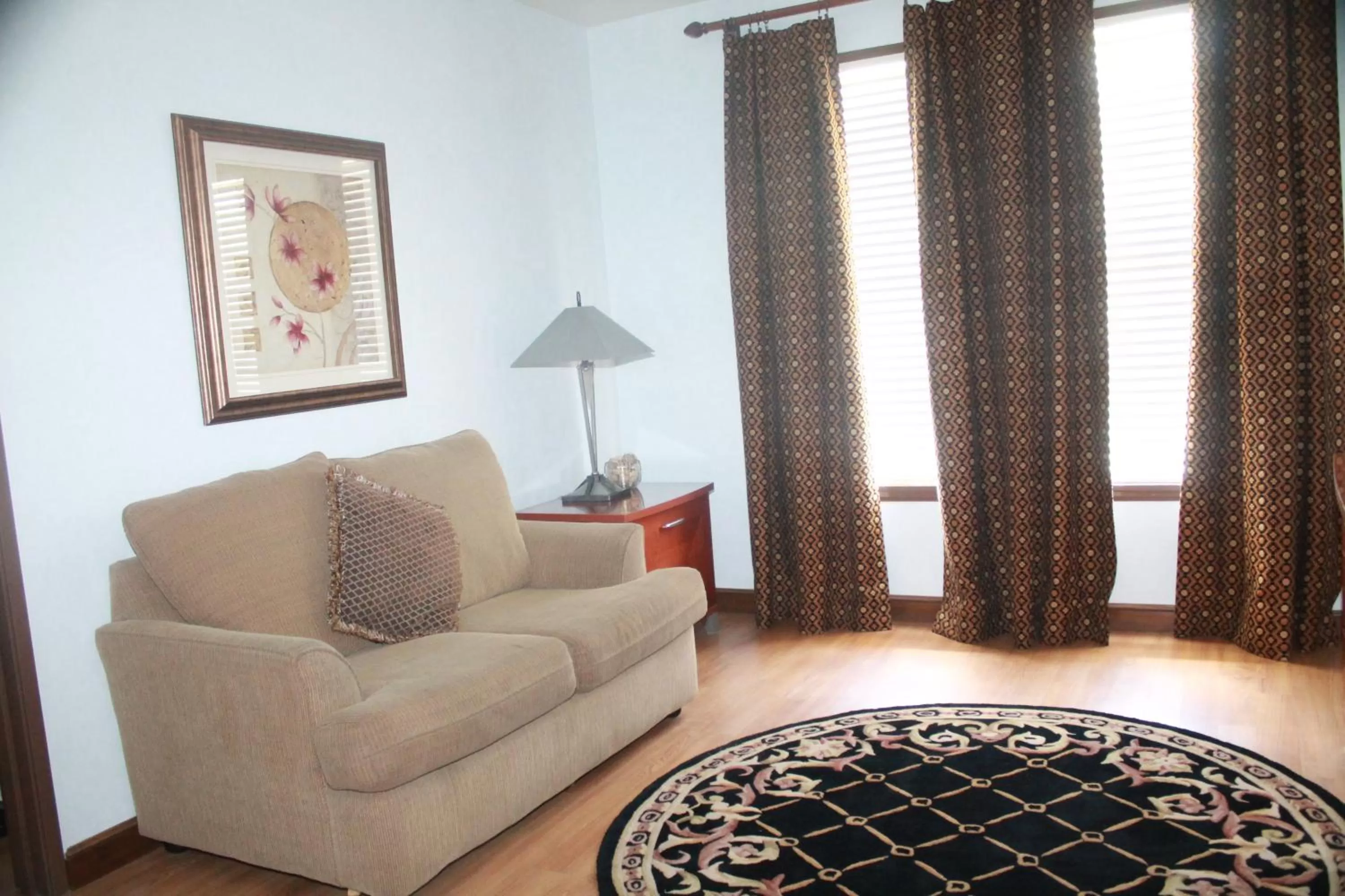 Living room in Boulder Dam Hotel